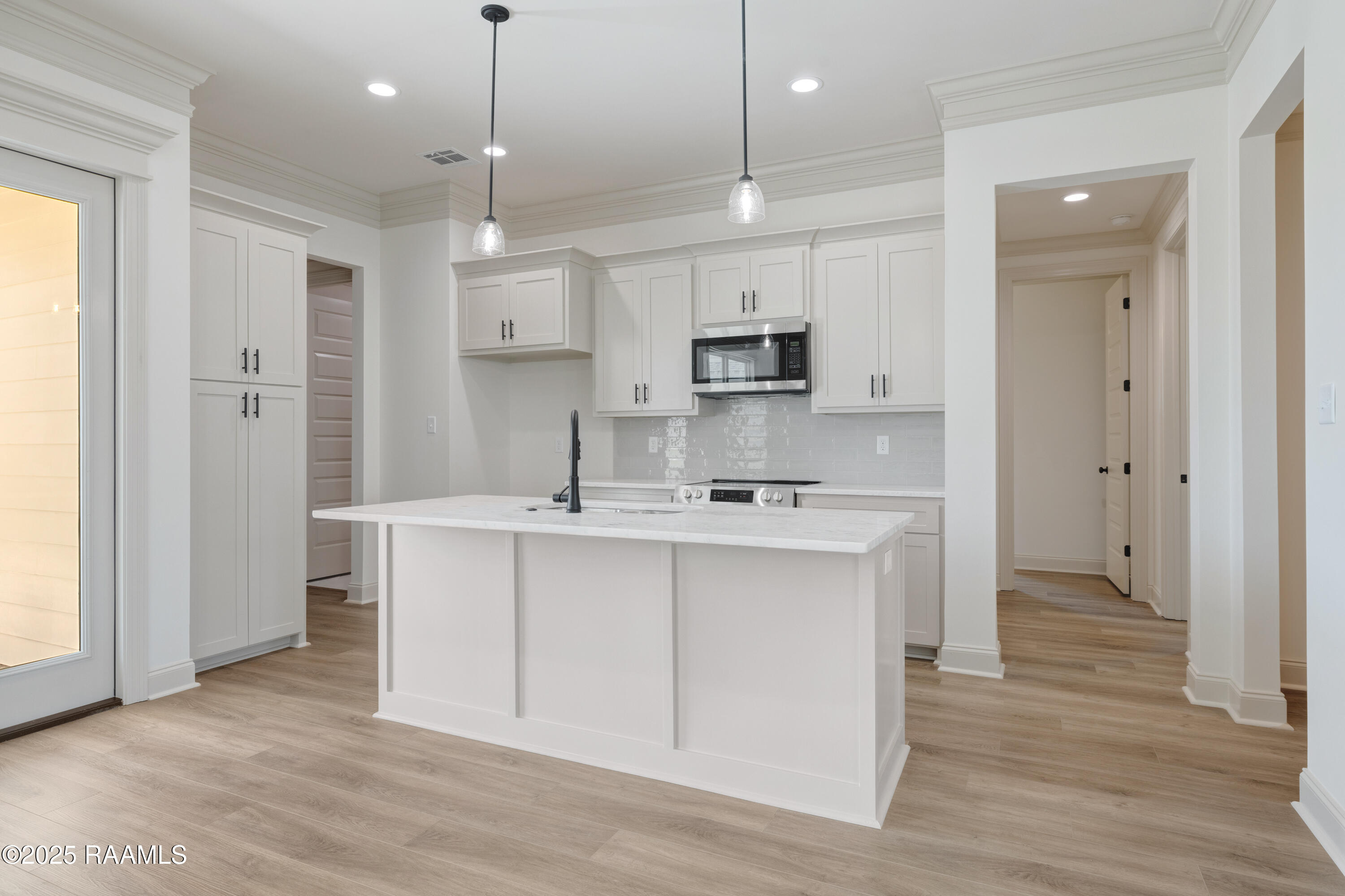 101 Travellers Palm Way