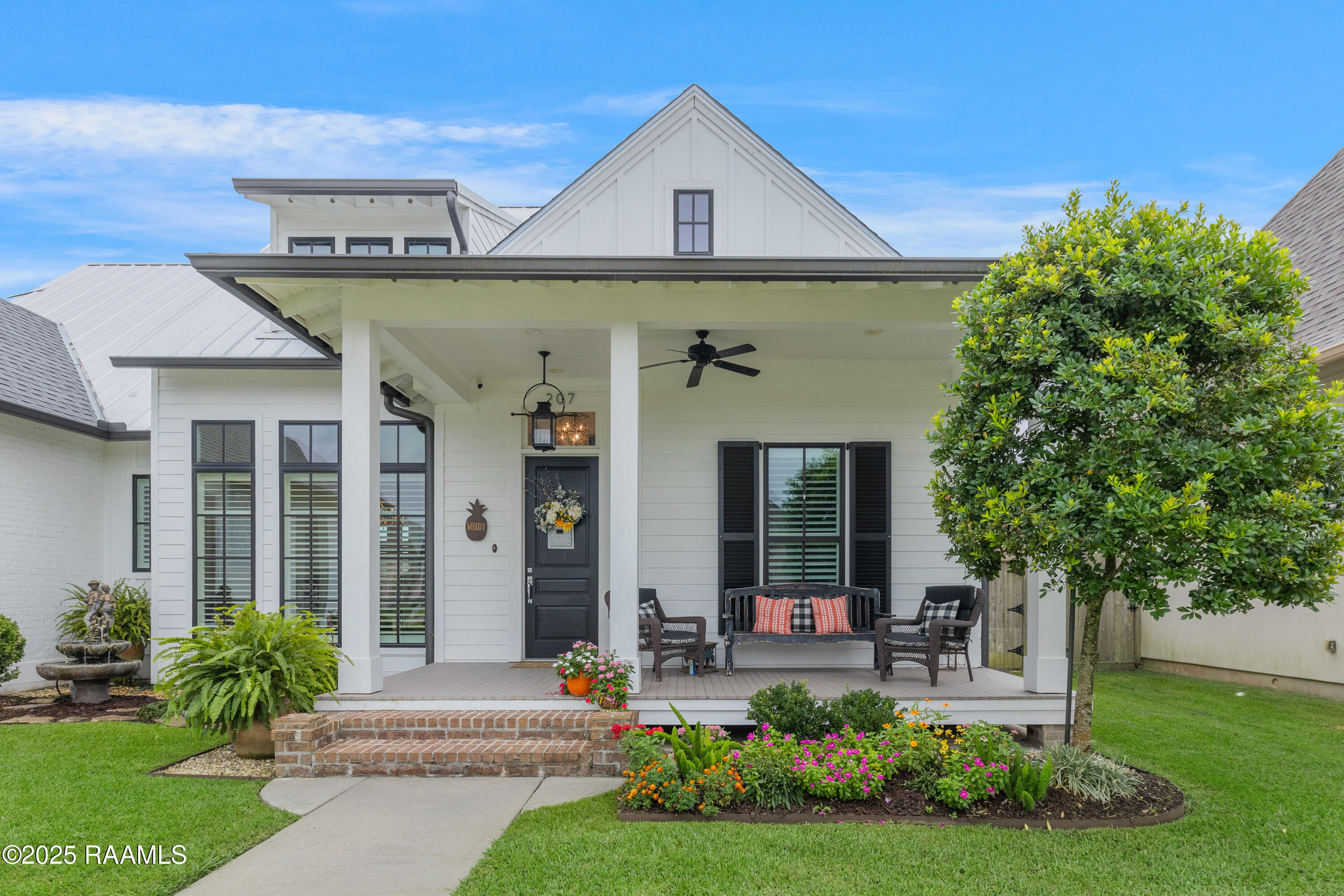 207 Bronze Palm Way