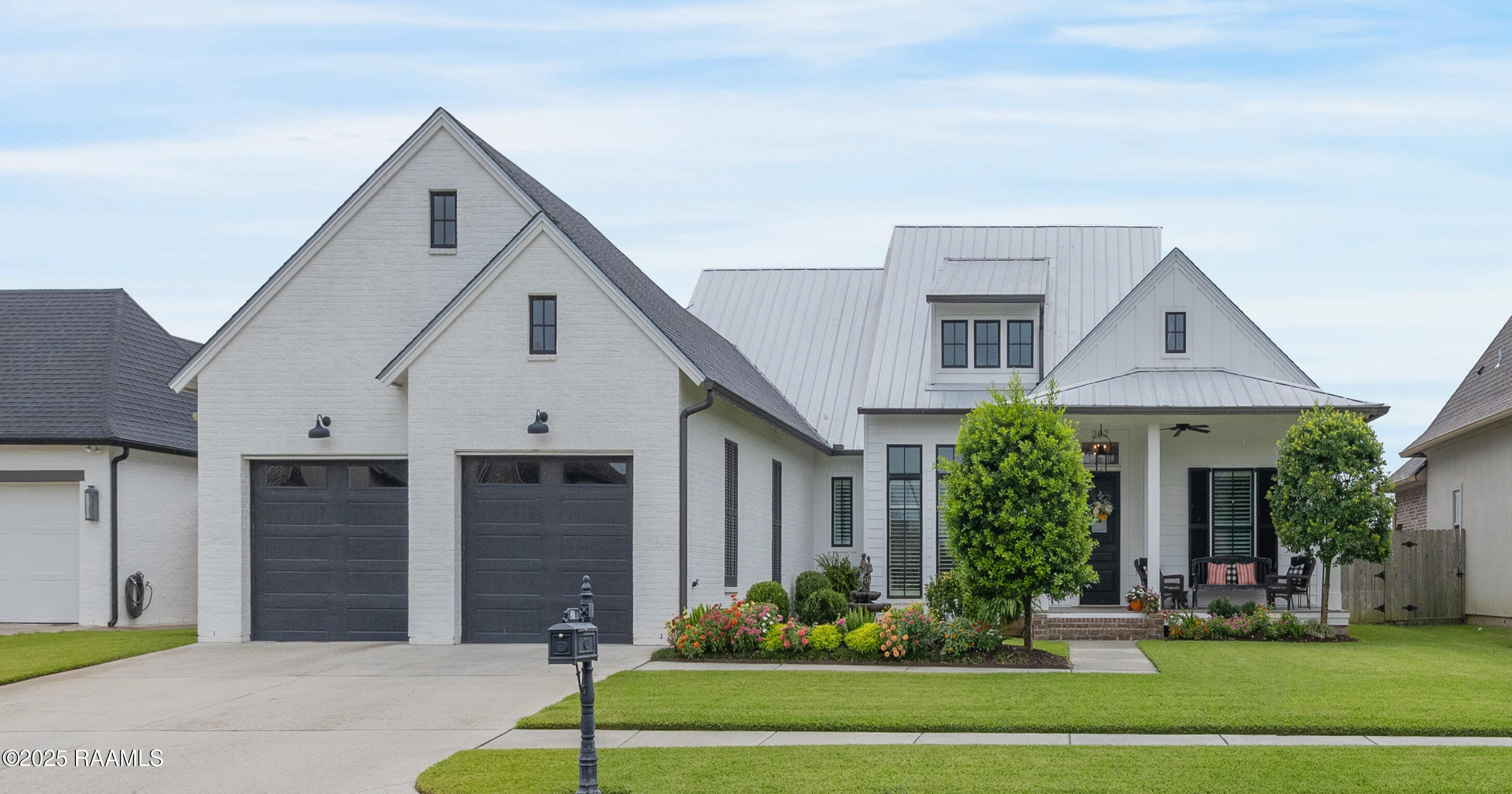 207 Bronze Palm Way