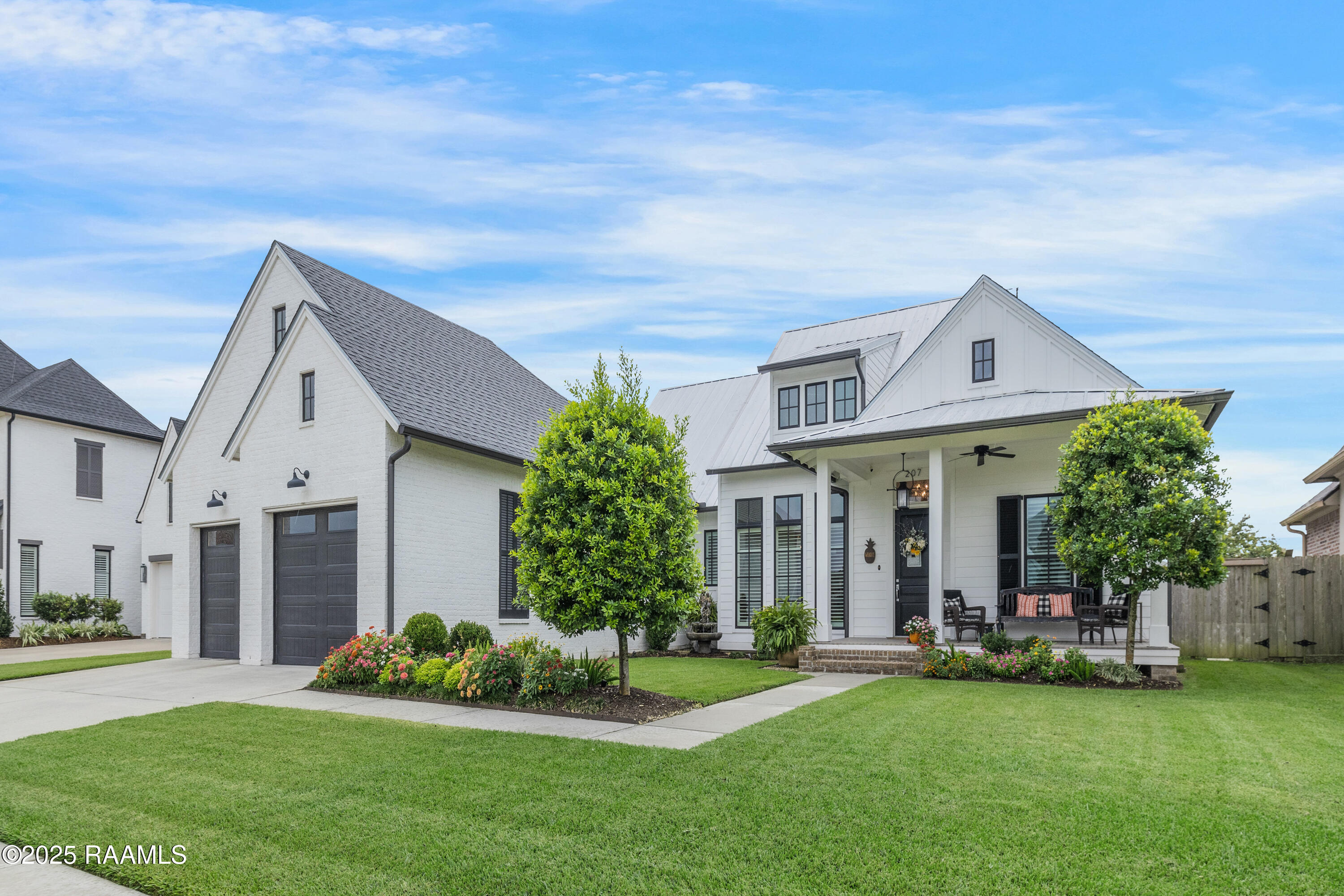 207 Bronze Palm Way