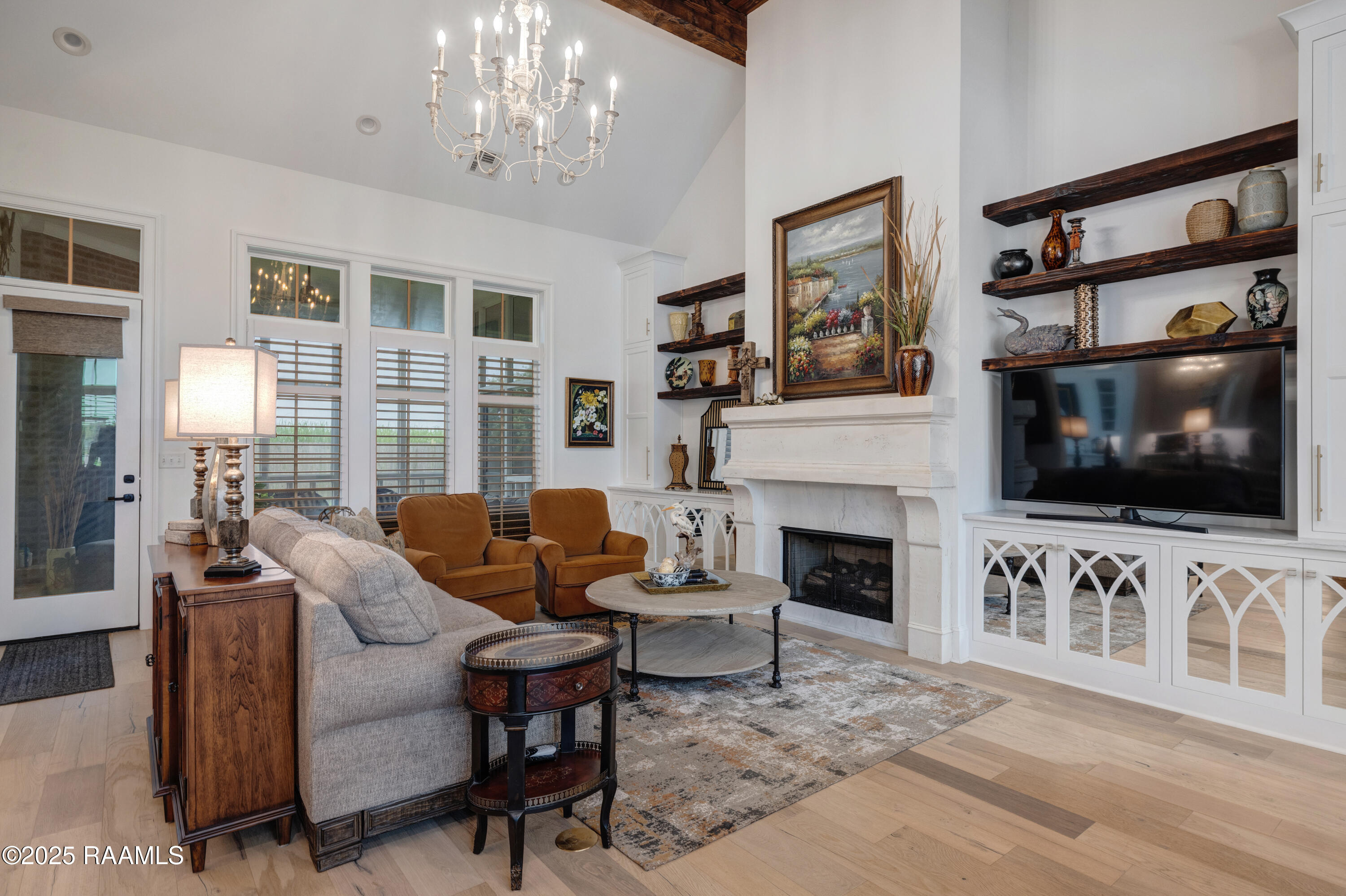 207 Bronze Palm Way