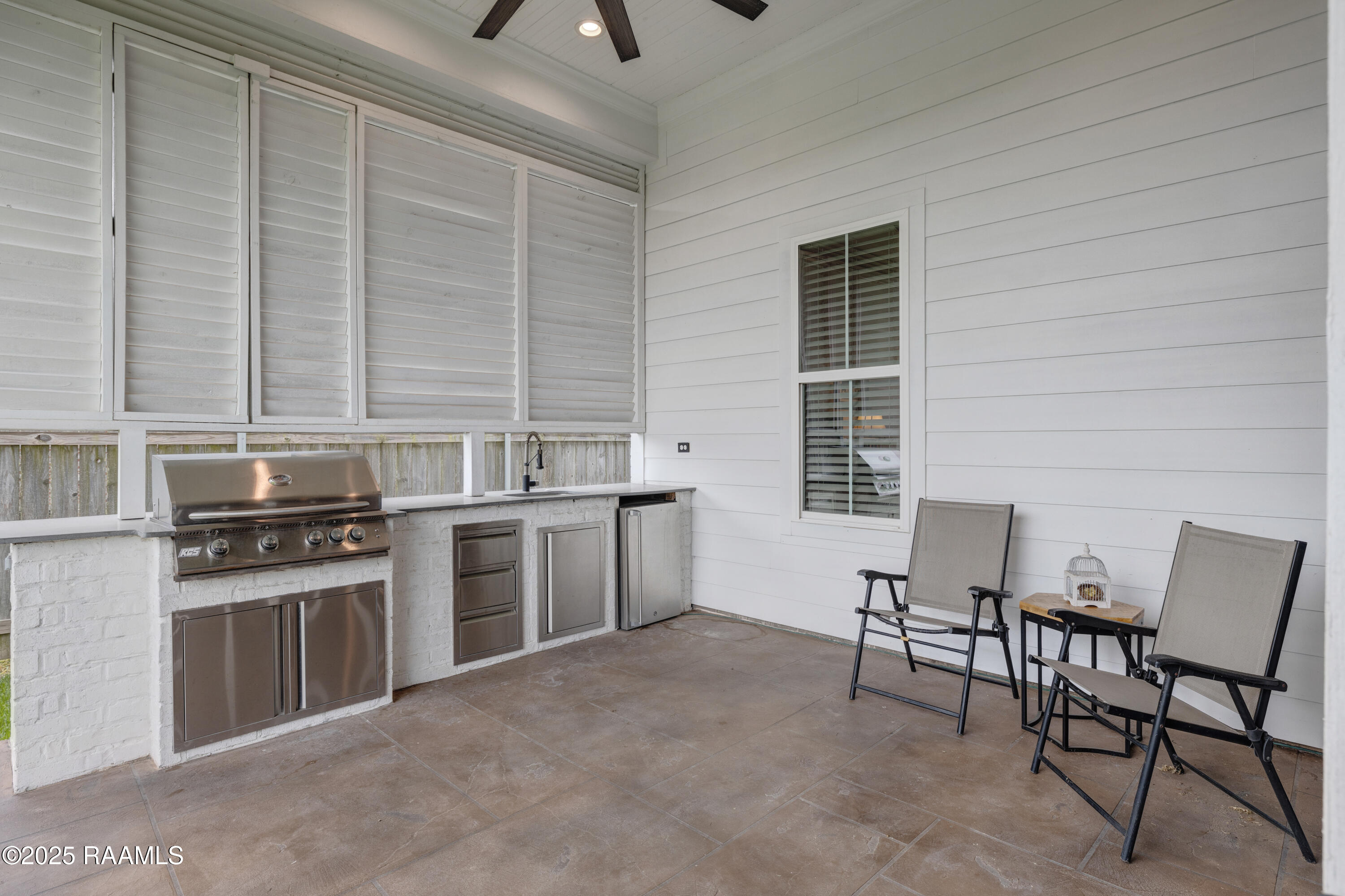 207 Bronze Palm Way