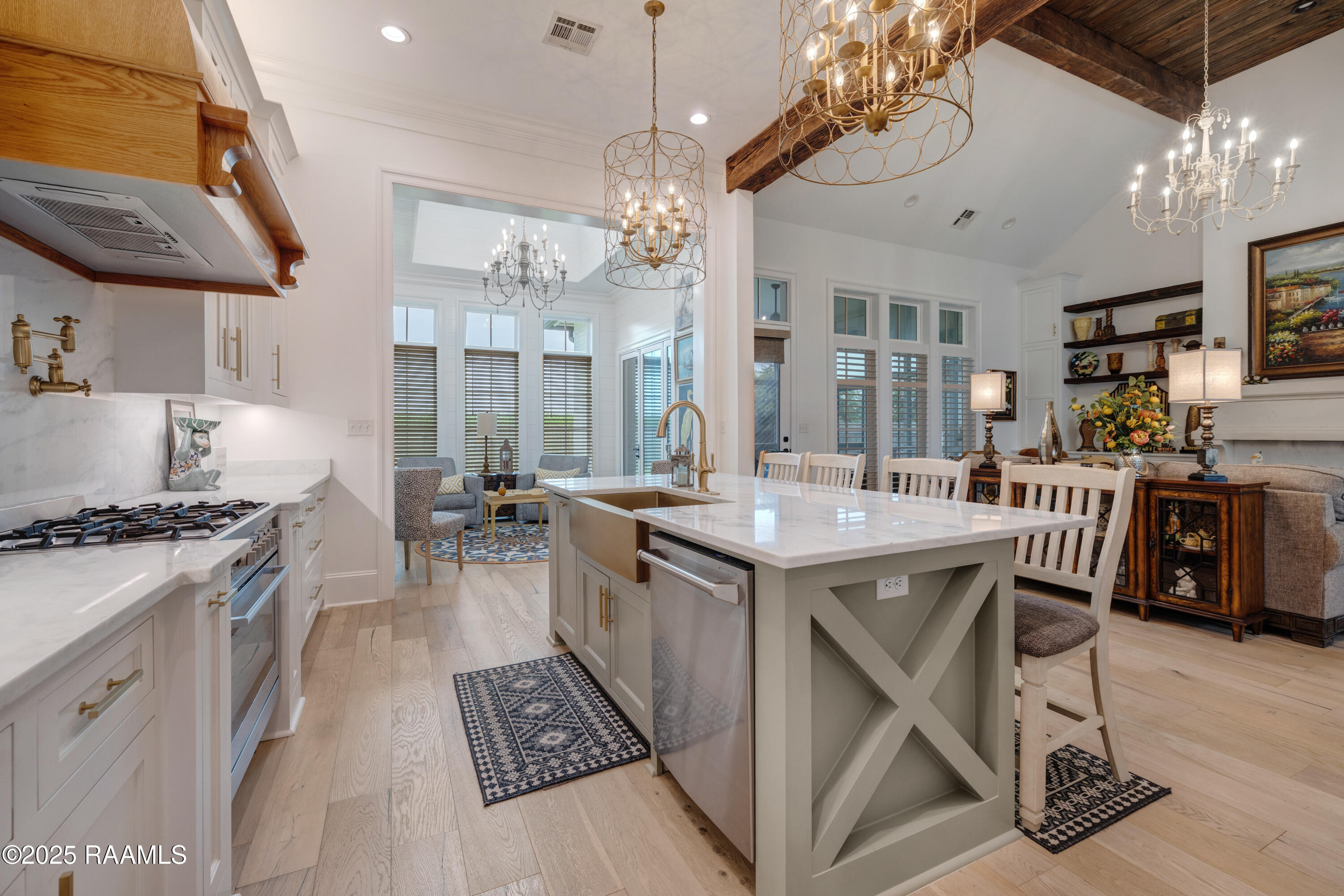 207 Bronze Palm Way