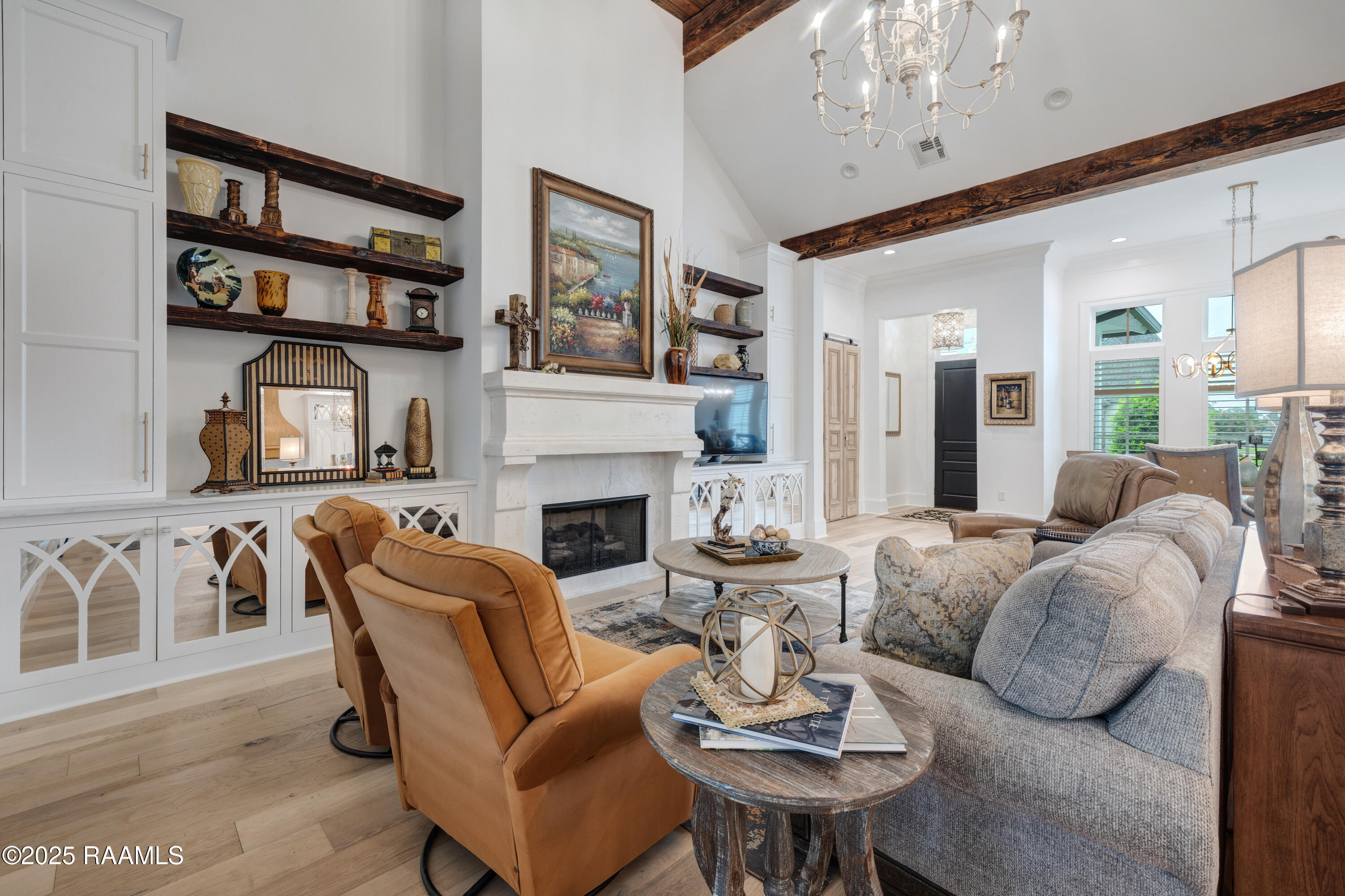 207 Bronze Palm Way