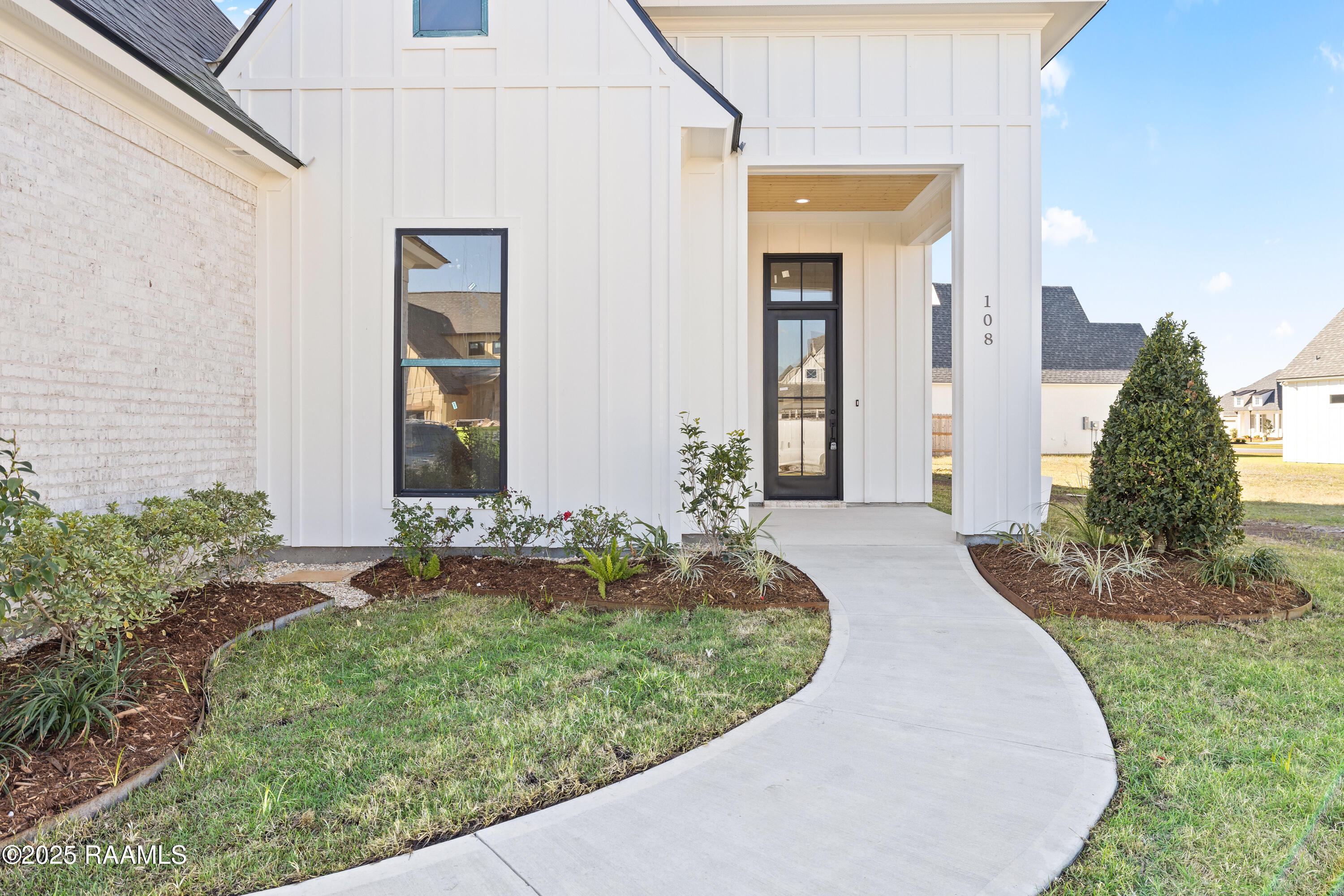 108 Travellers Palm Way