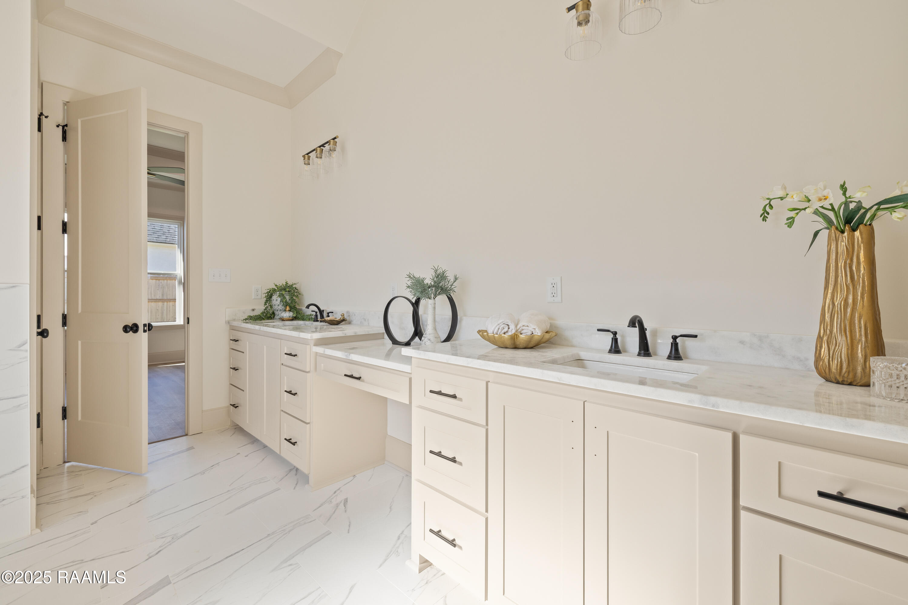 108 Travellers Palm Way