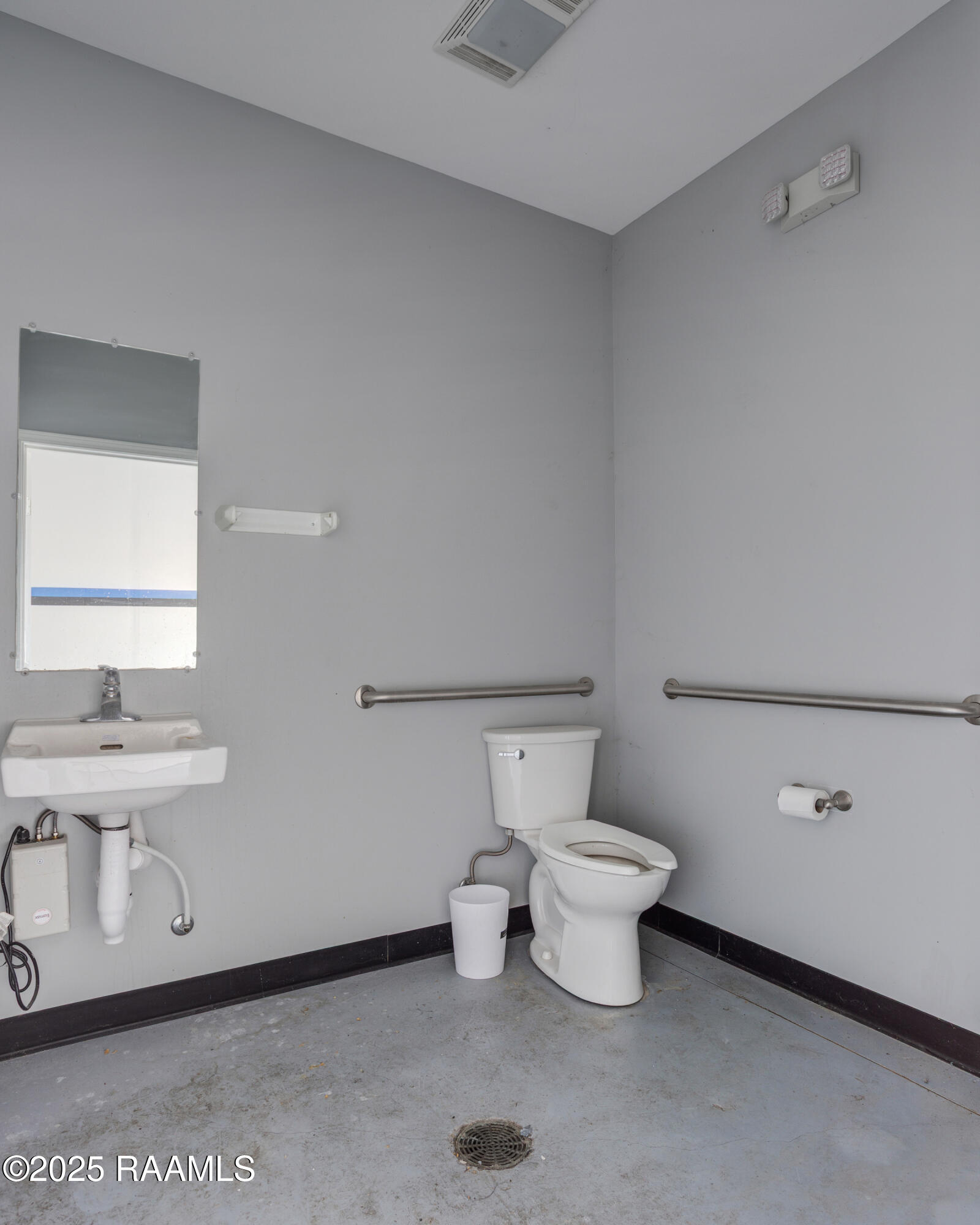 105 Windfall Drive # C, Broussard Unit: C