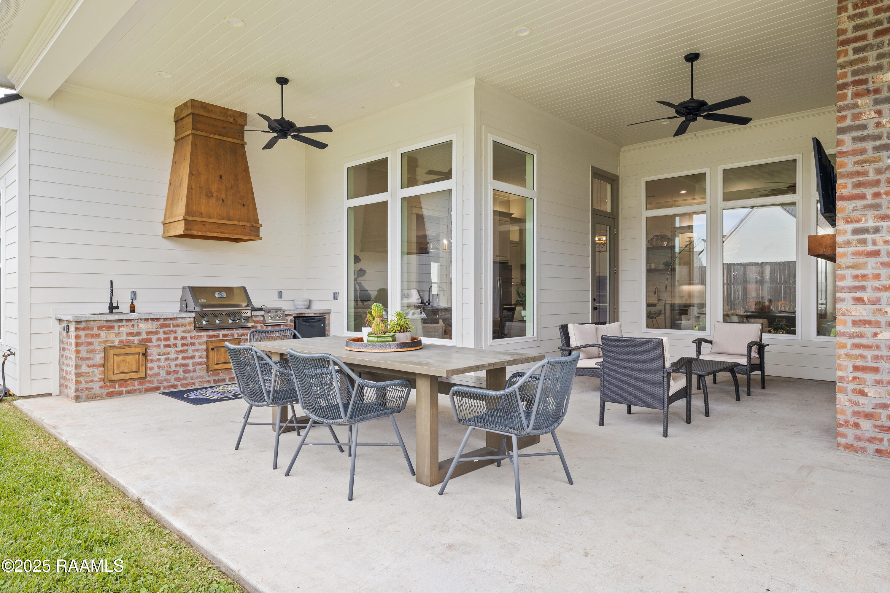 104 Queen Palm Circle