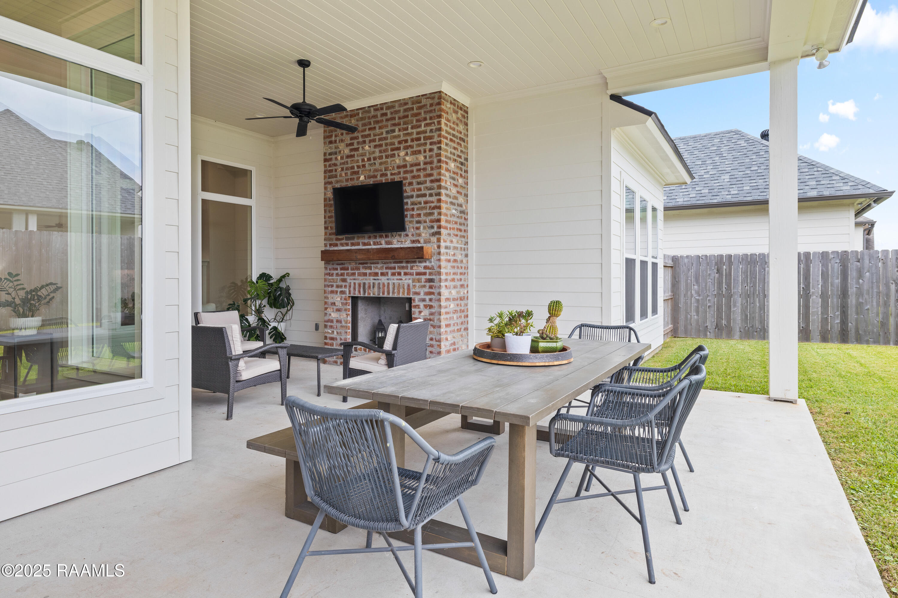 104 Queen Palm Circle