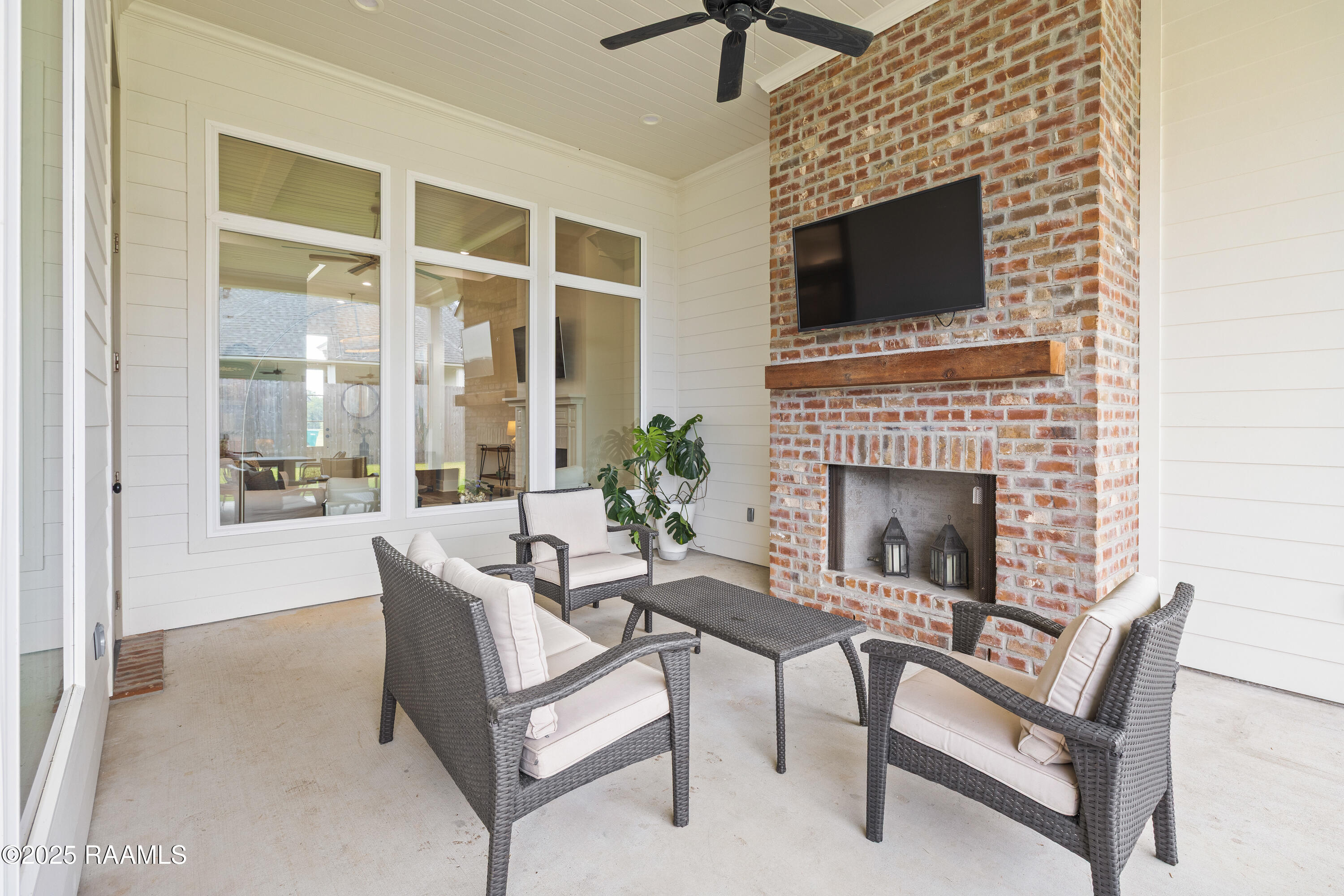 104 Queen Palm Circle