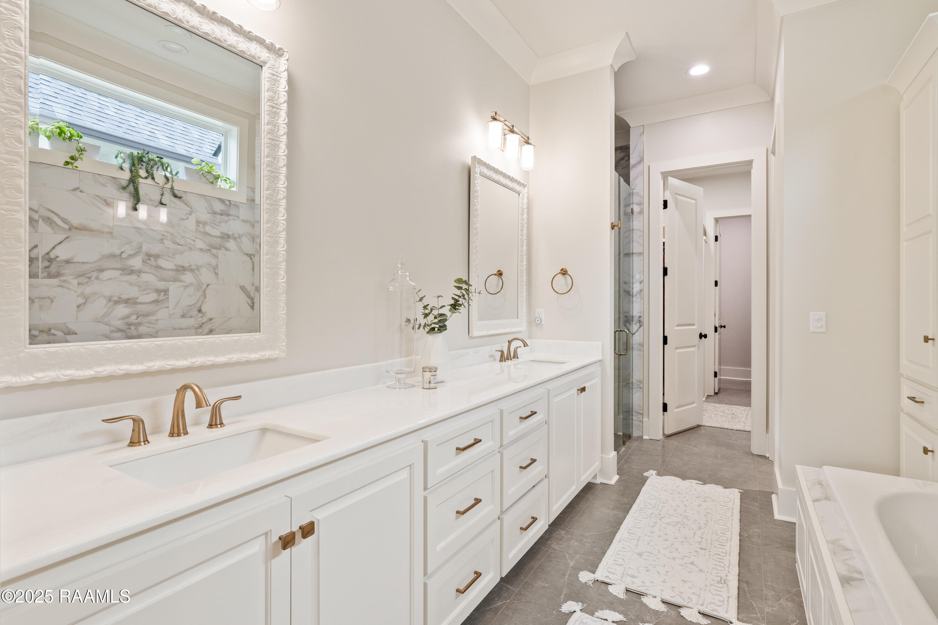 104 Queen Palm Circle