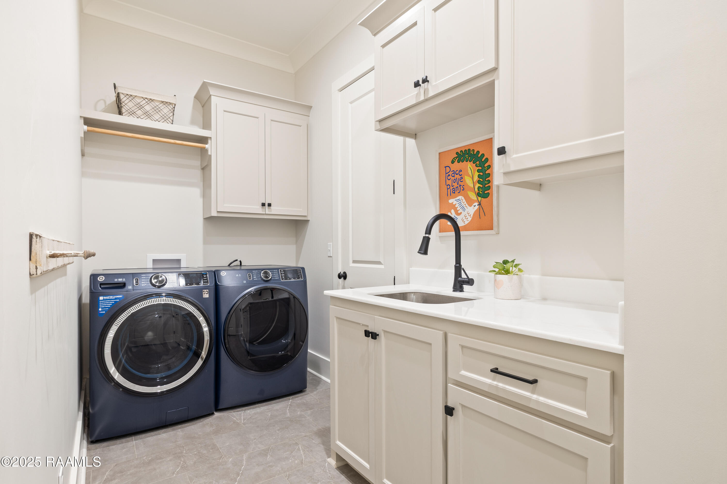 104 Queen Palm Circle