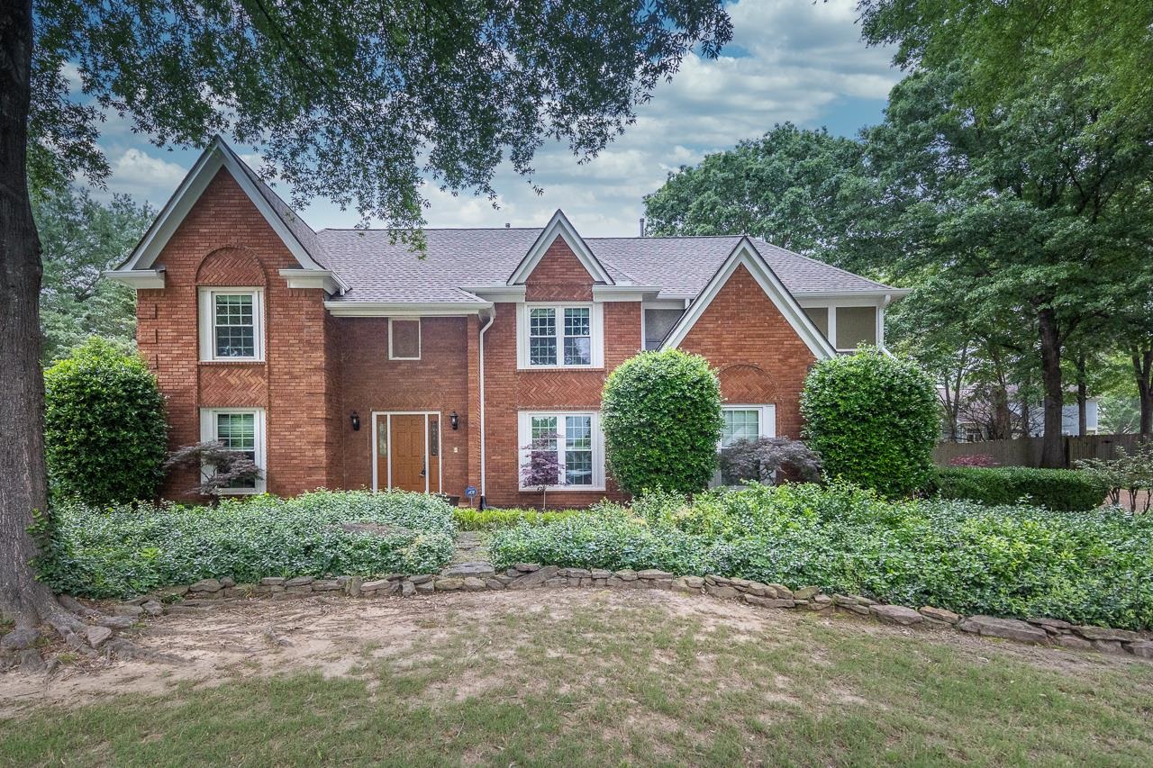 2216 GRANDBURY WAY
