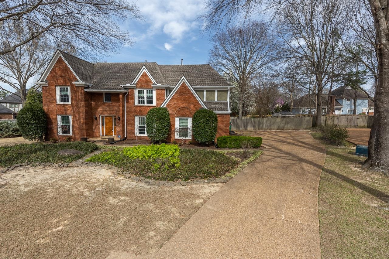 2216 GRANDBURY WAY