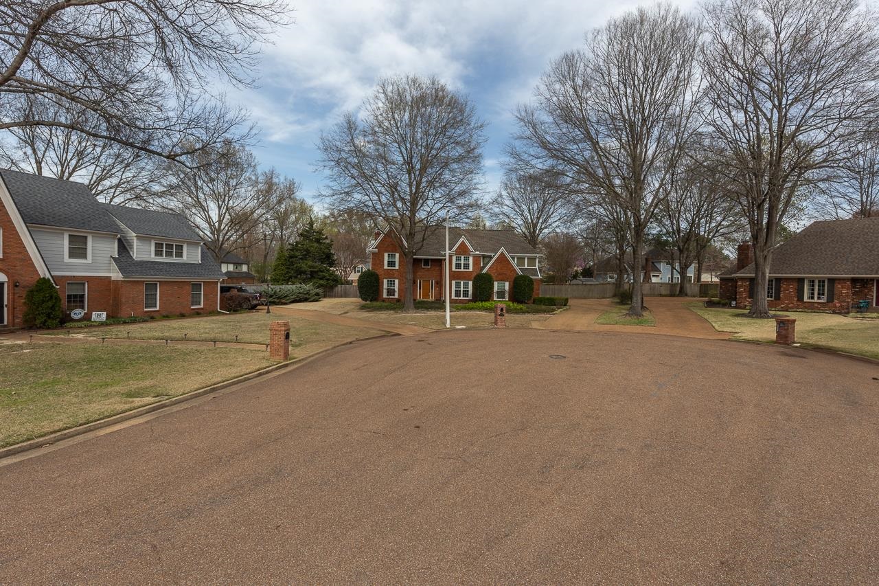 2216 GRANDBURY WAY