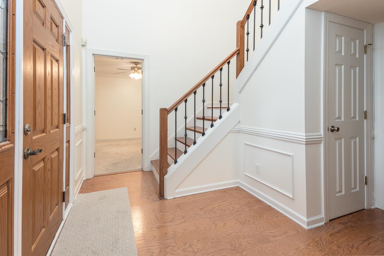 2216 GRANDBURY WAY