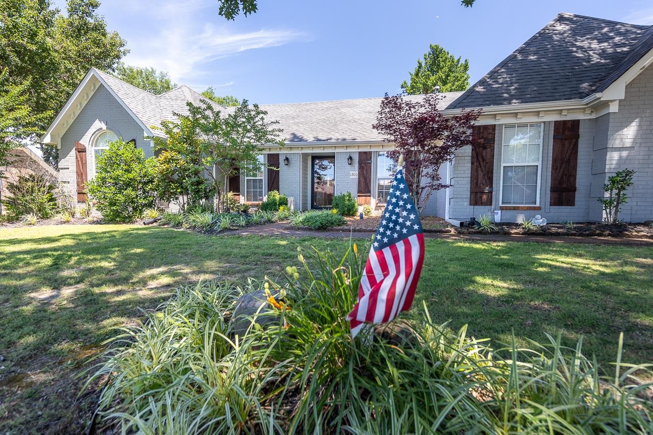 1200 YORKTOWN DR