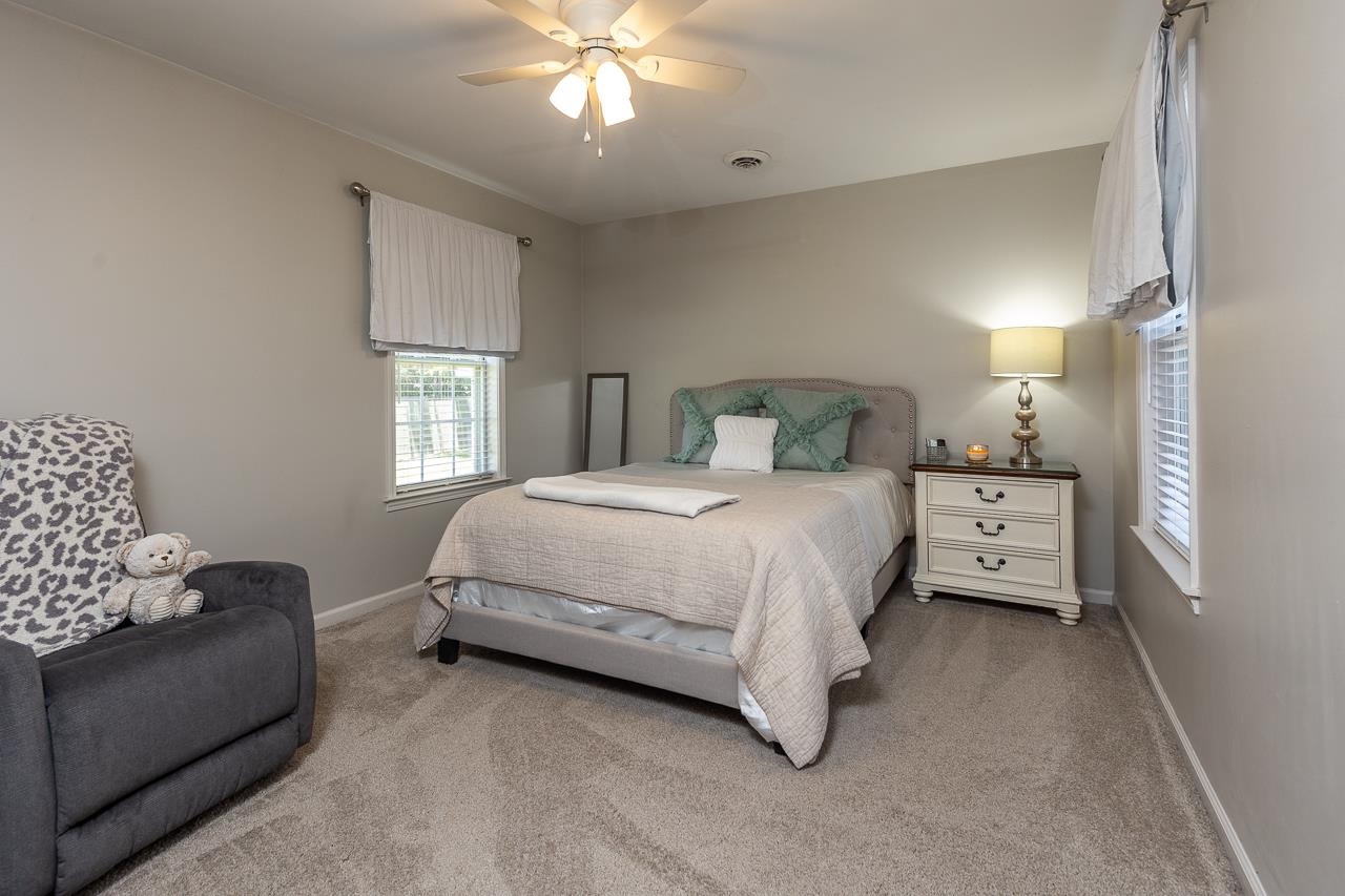1200 YORKTOWN DR
