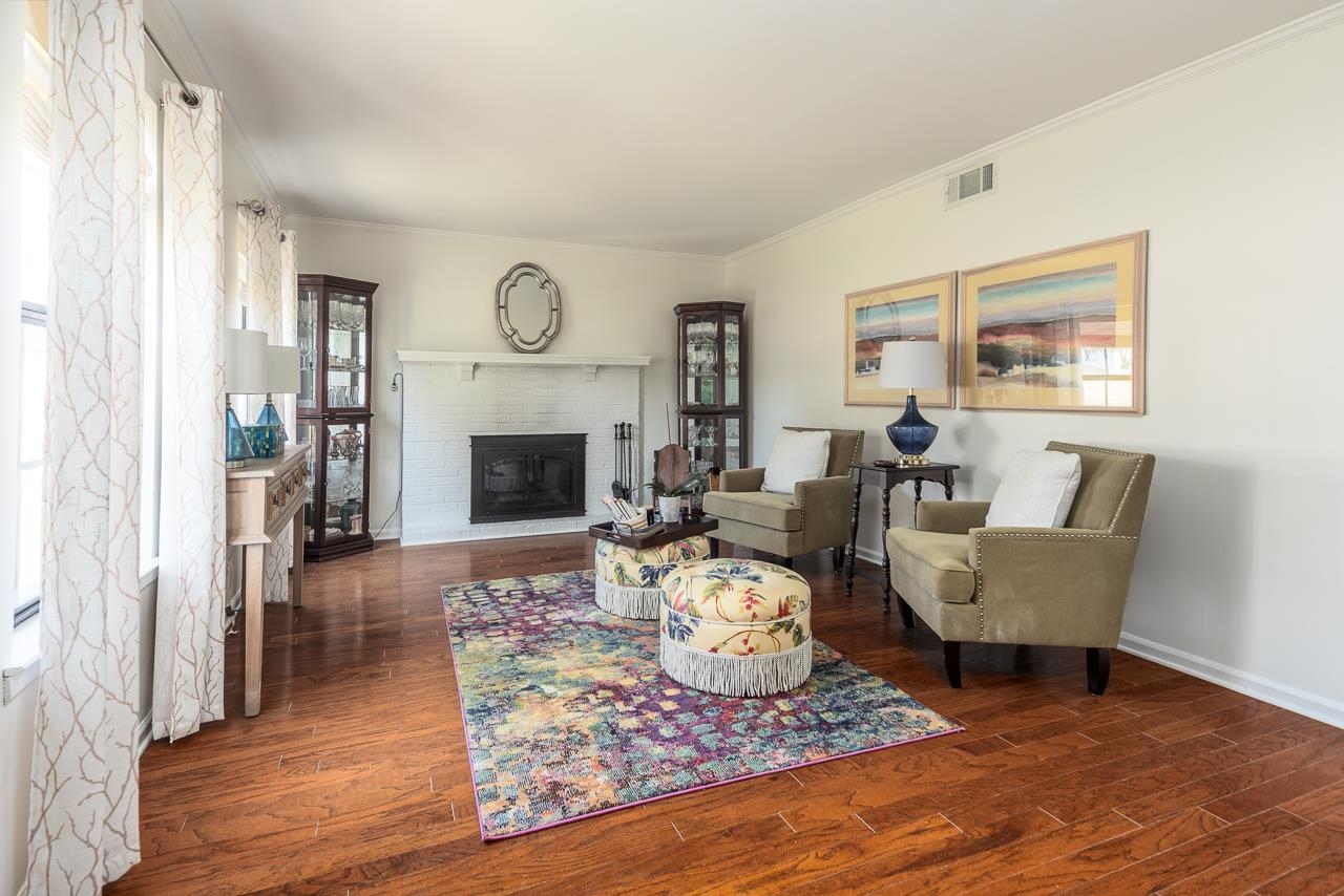 7527 BAVARIAN DR Unit: 1