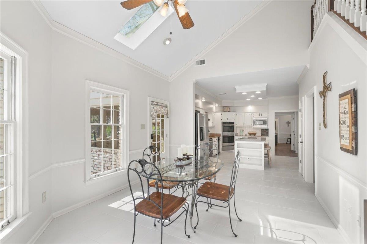 2115 DEERWOODS CV