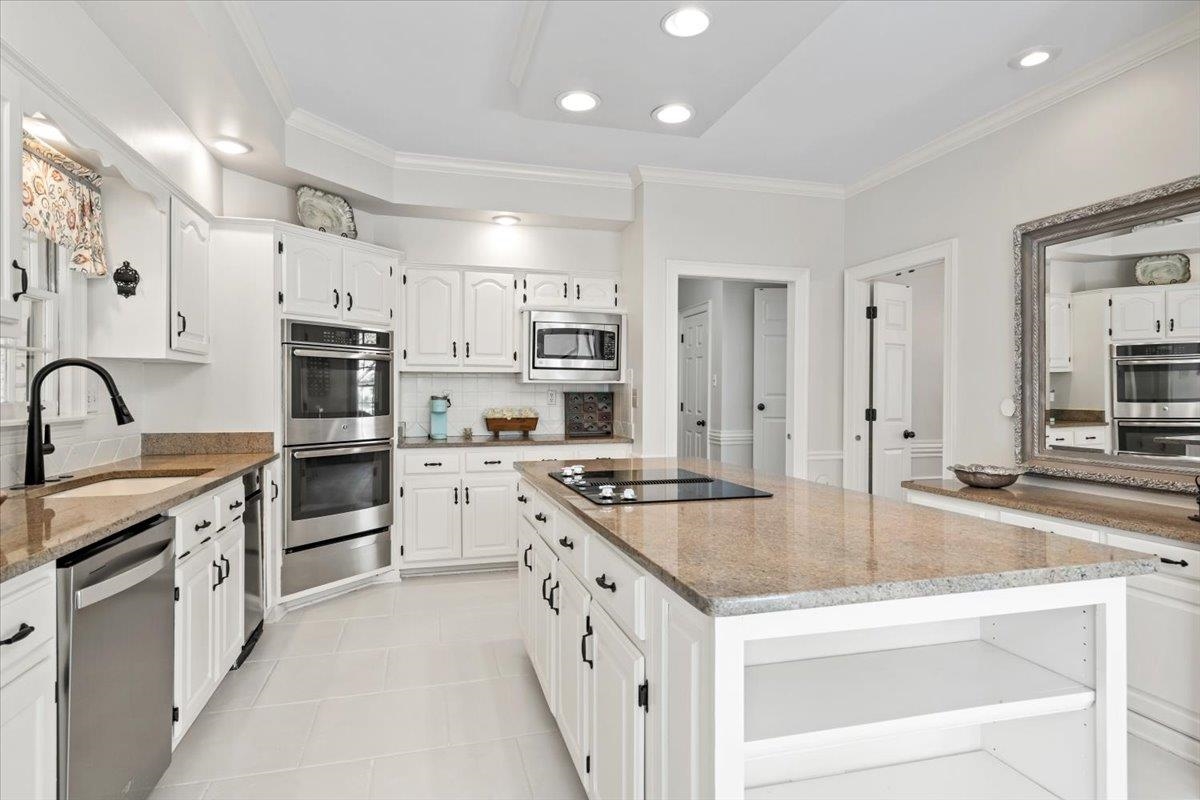 2115 DEERWOODS CV