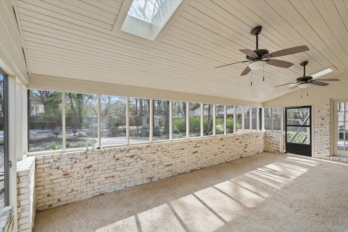 2115 DEERWOODS CV