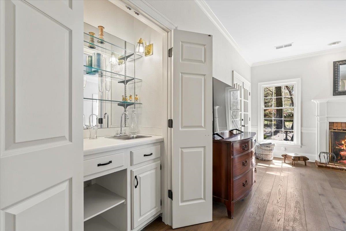 2115 DEERWOODS CV