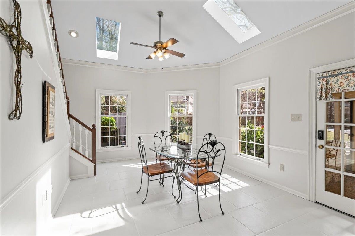 2115 DEERWOODS CV