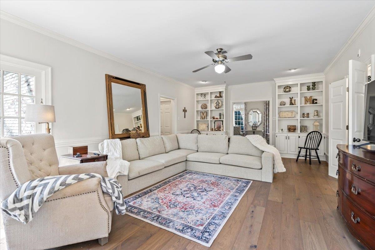 2115 DEERWOODS CV