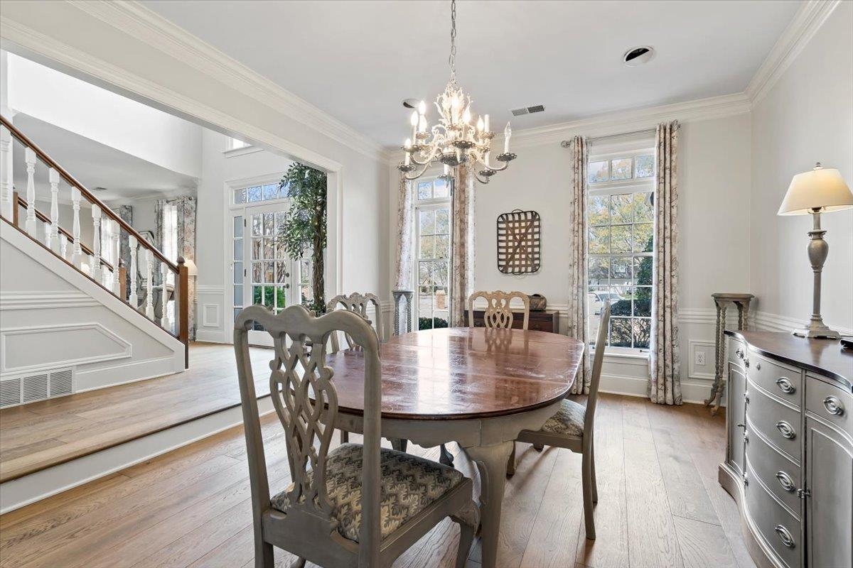 2115 DEERWOODS CV