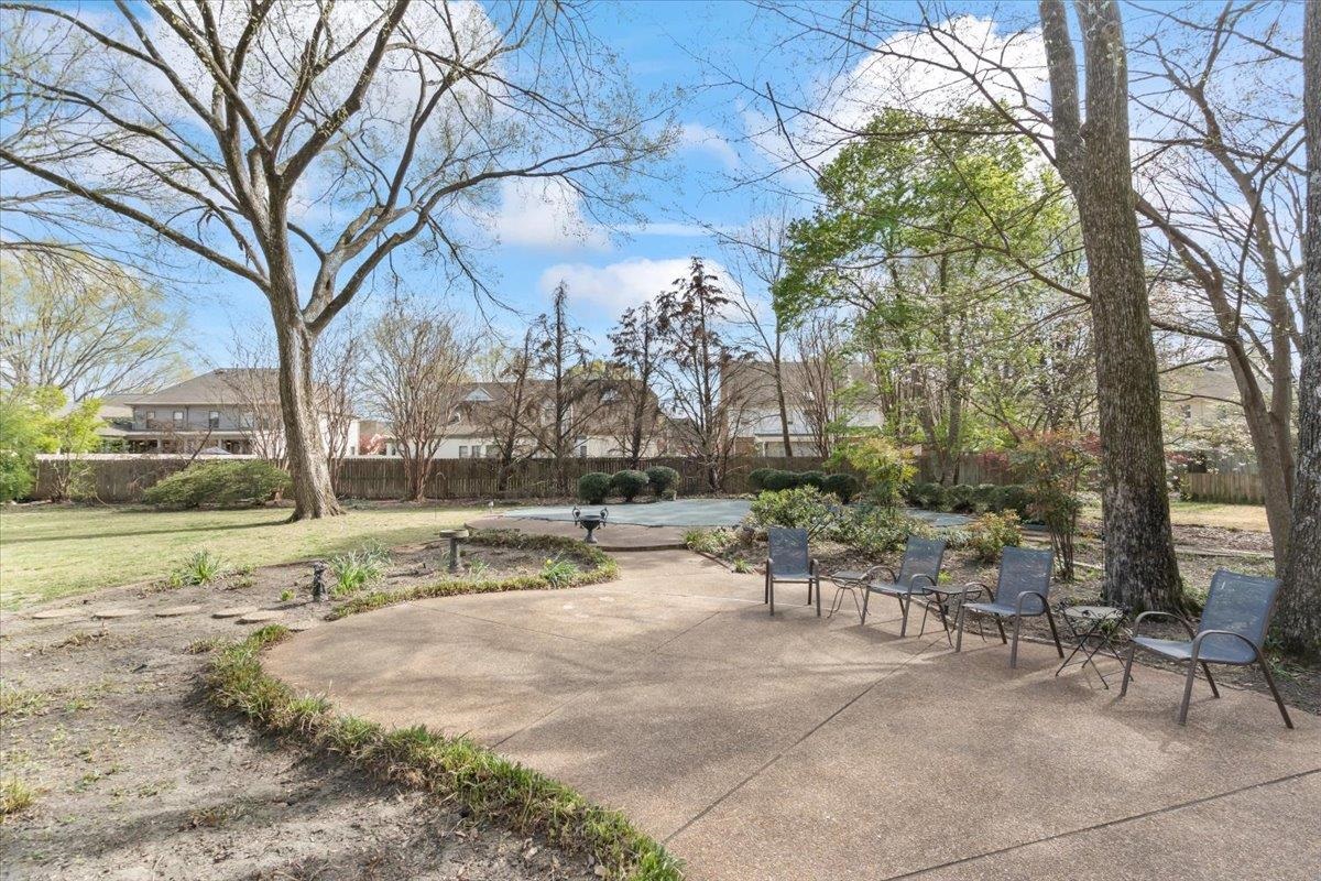 2115 DEERWOODS CV