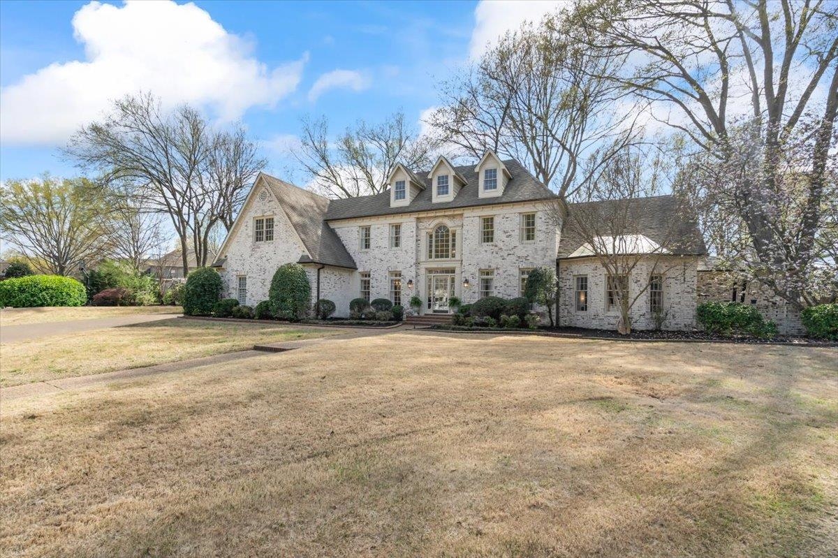 2115 DEERWOODS CV