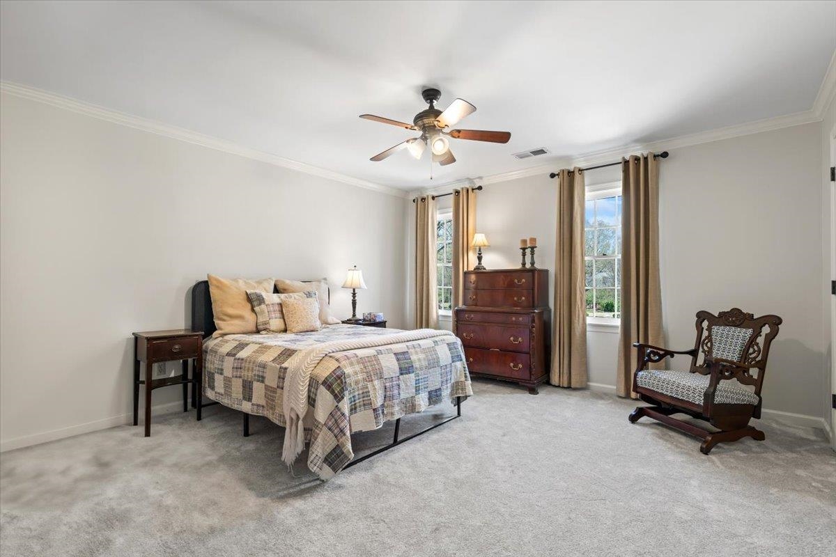 2115 DEERWOODS CV
