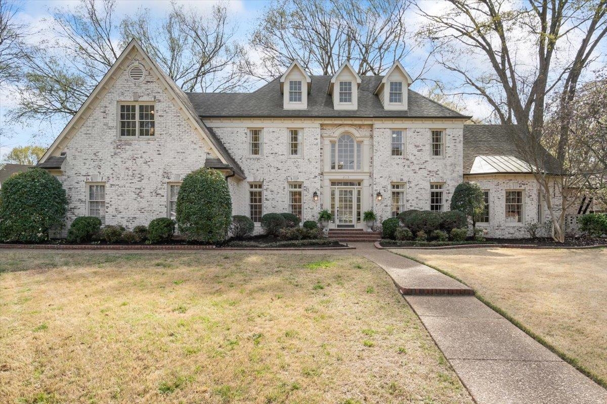 2115 DEERWOODS CV