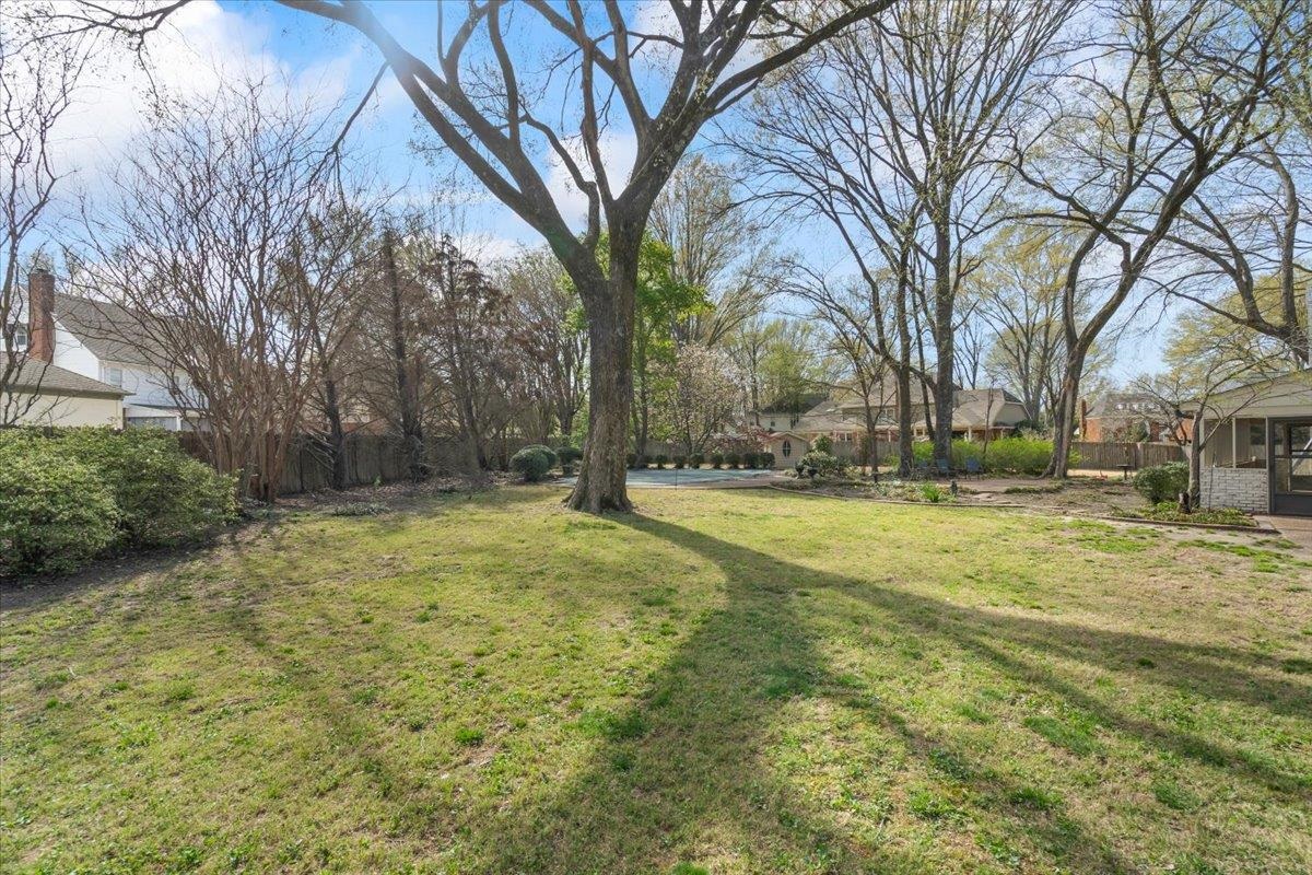 2115 DEERWOODS CV