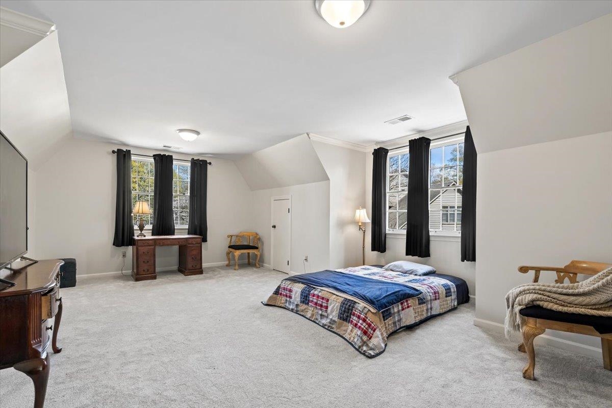 2115 DEERWOODS CV