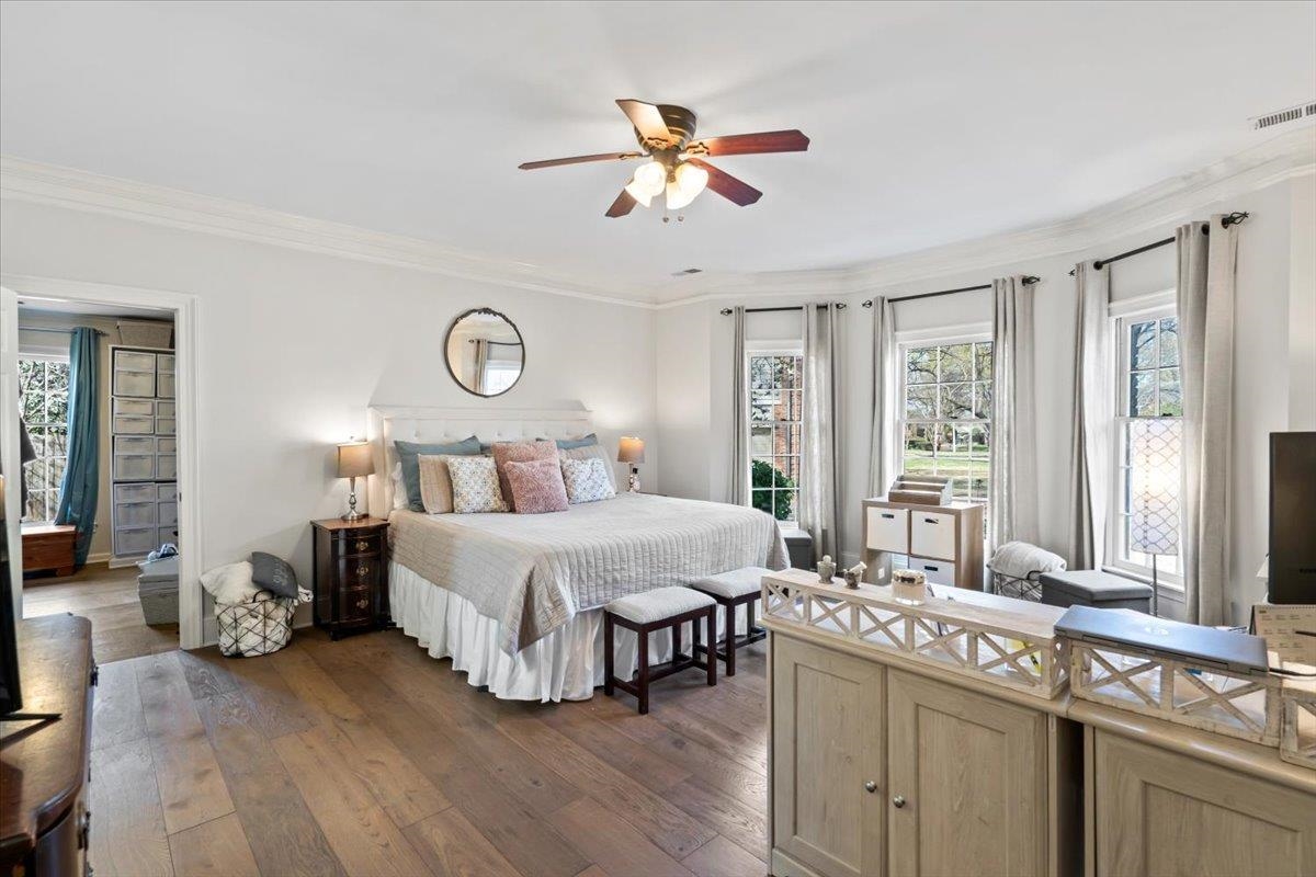 2115 DEERWOODS CV