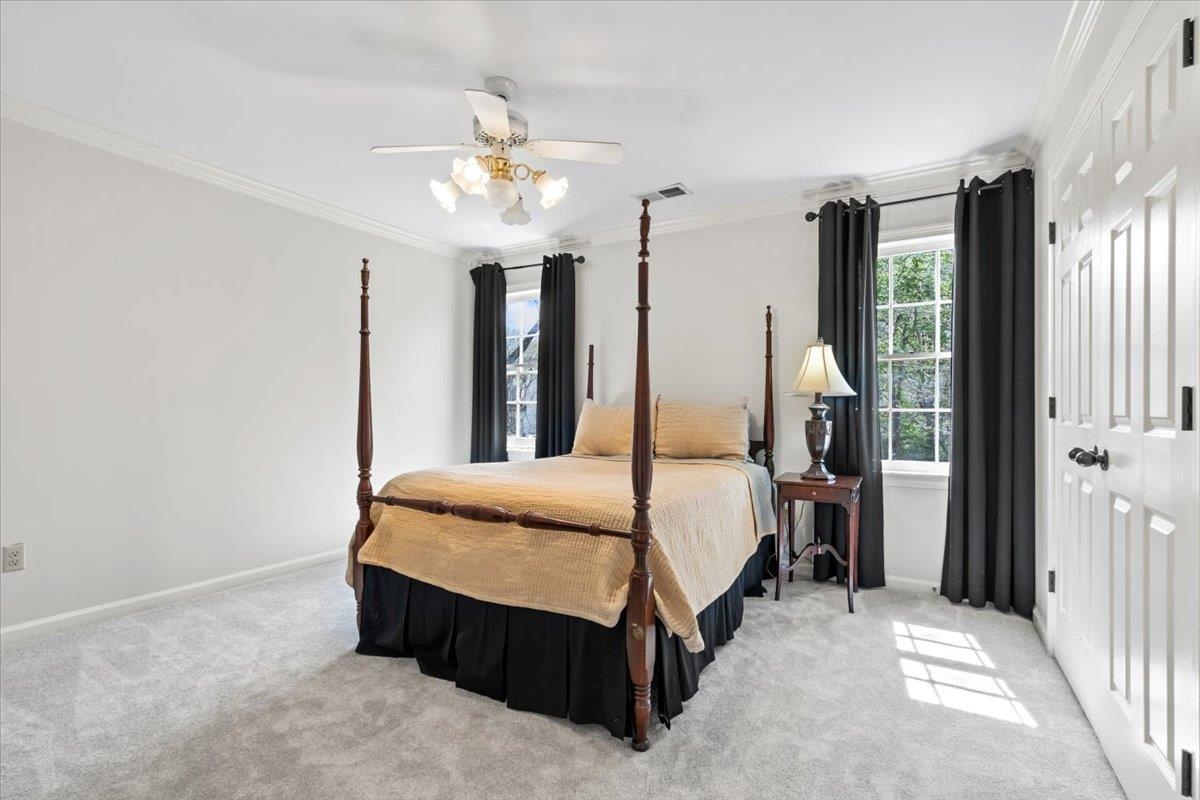 2115 DEERWOODS CV