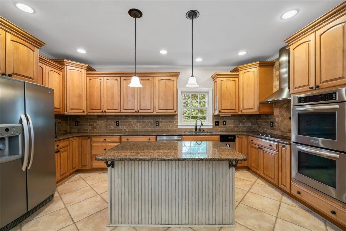 2835 HUNTERS FOREST DR