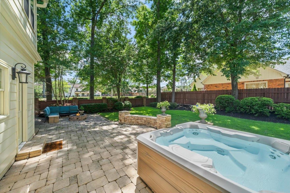 2835 HUNTERS FOREST DR