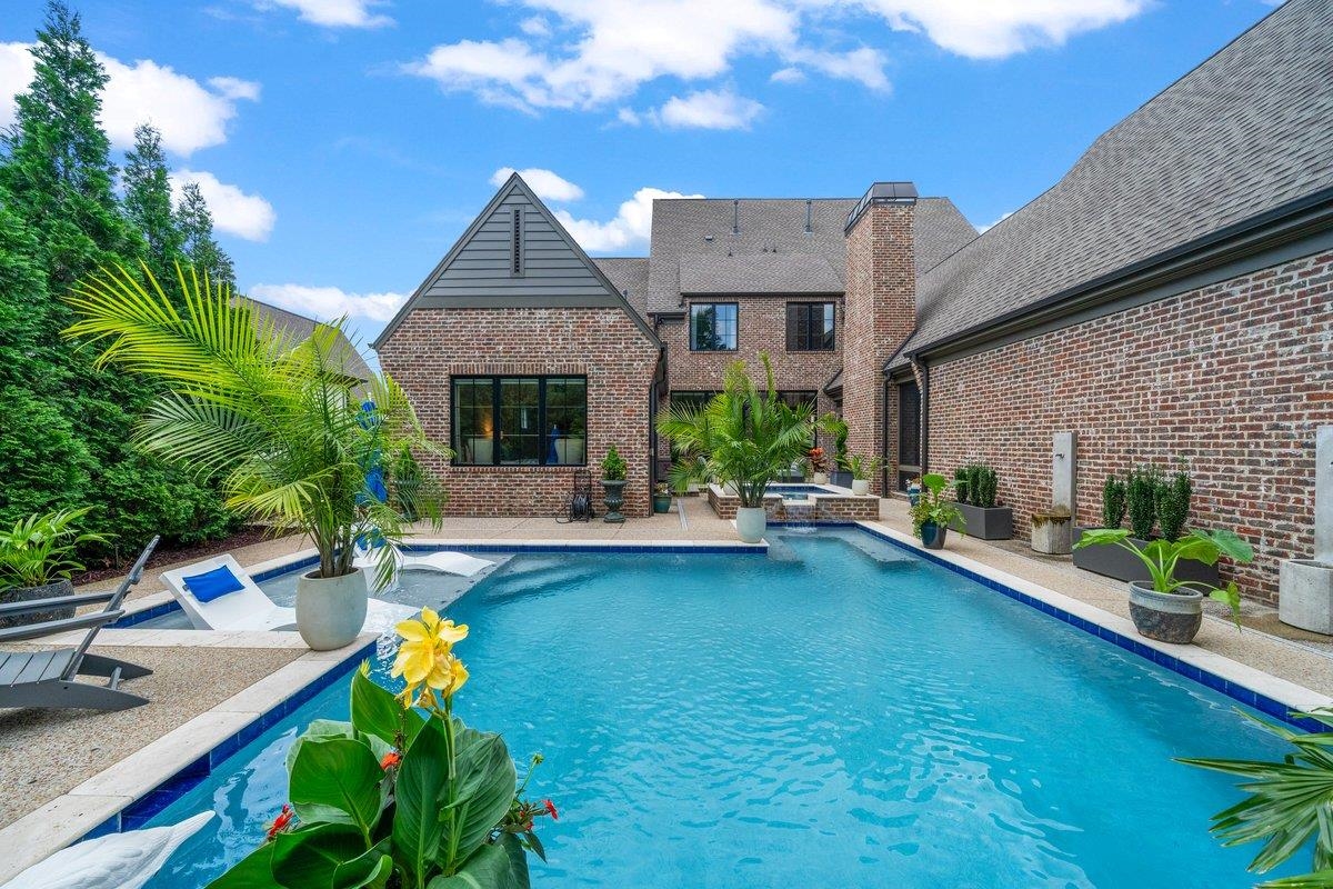 3056 CHAPEL WOODS CV