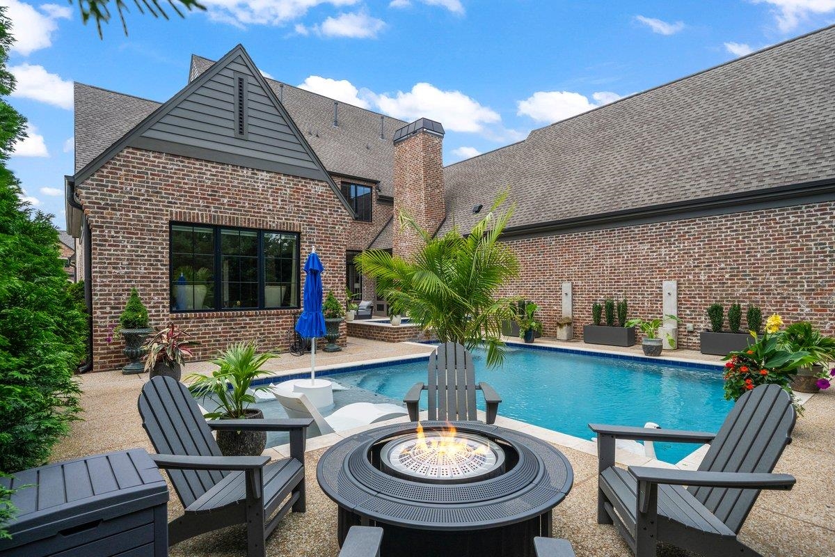 3056 CHAPEL WOODS CV