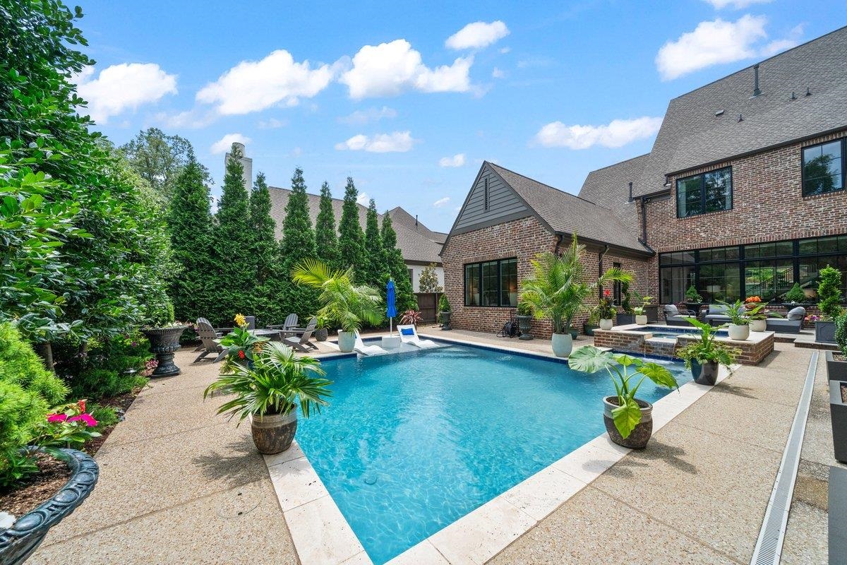 3056 CHAPEL WOODS CV