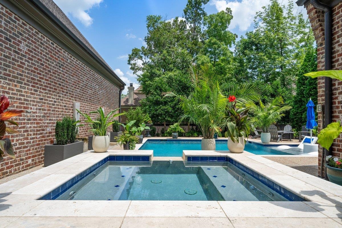 3056 CHAPEL WOODS CV