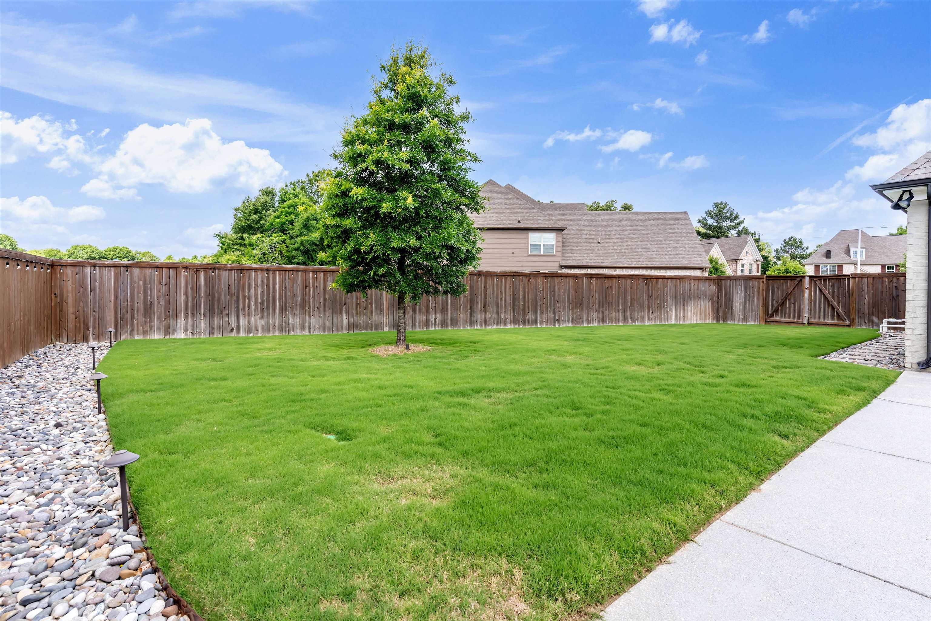 535 TENDER OAKS CV