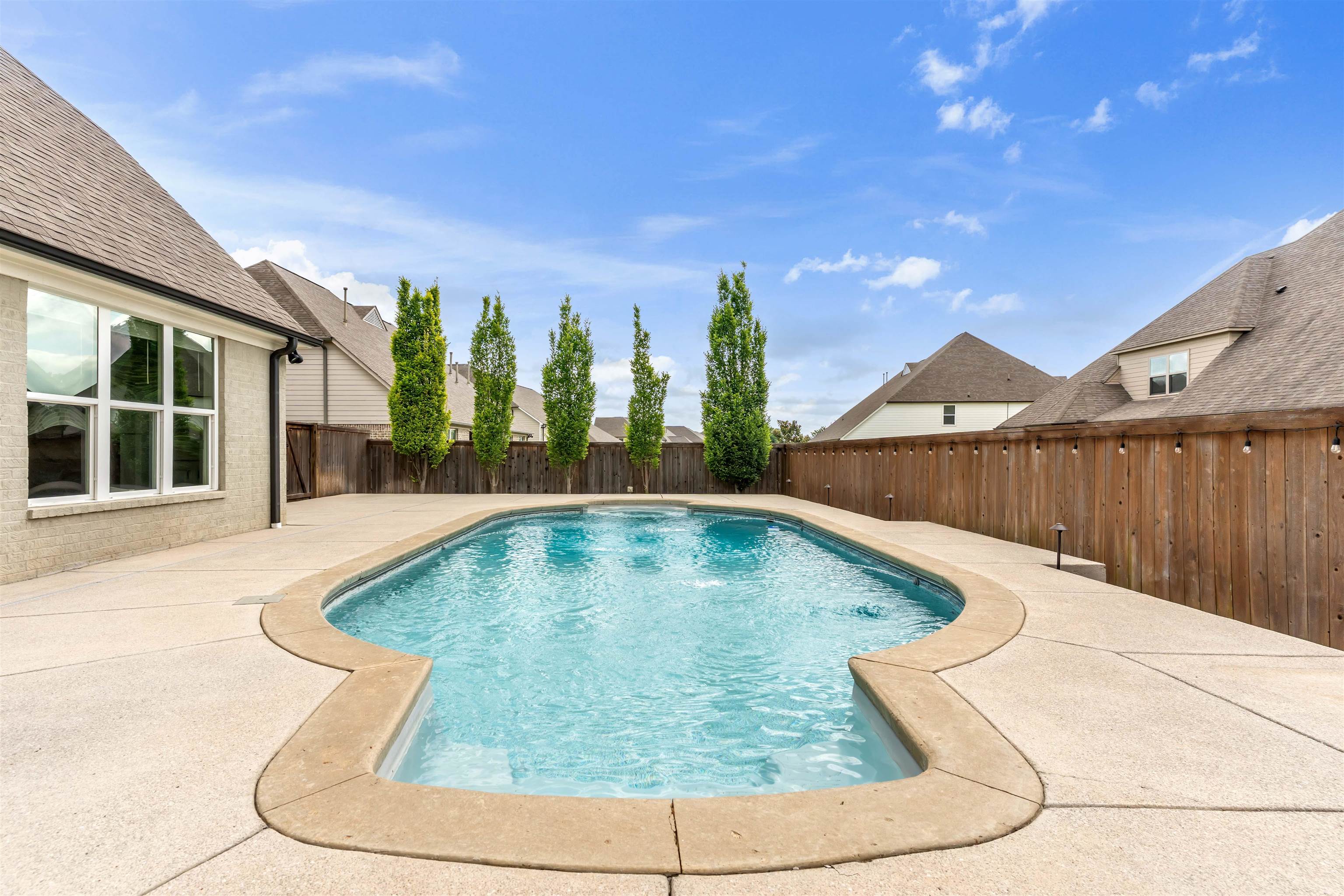 535 TENDER OAKS CV