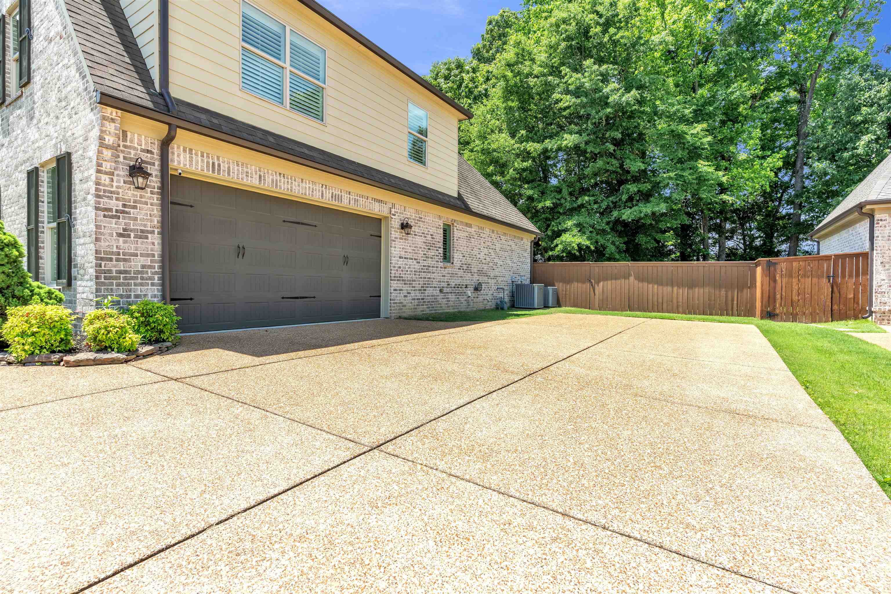 255 SAUNDERS CREEK CIR