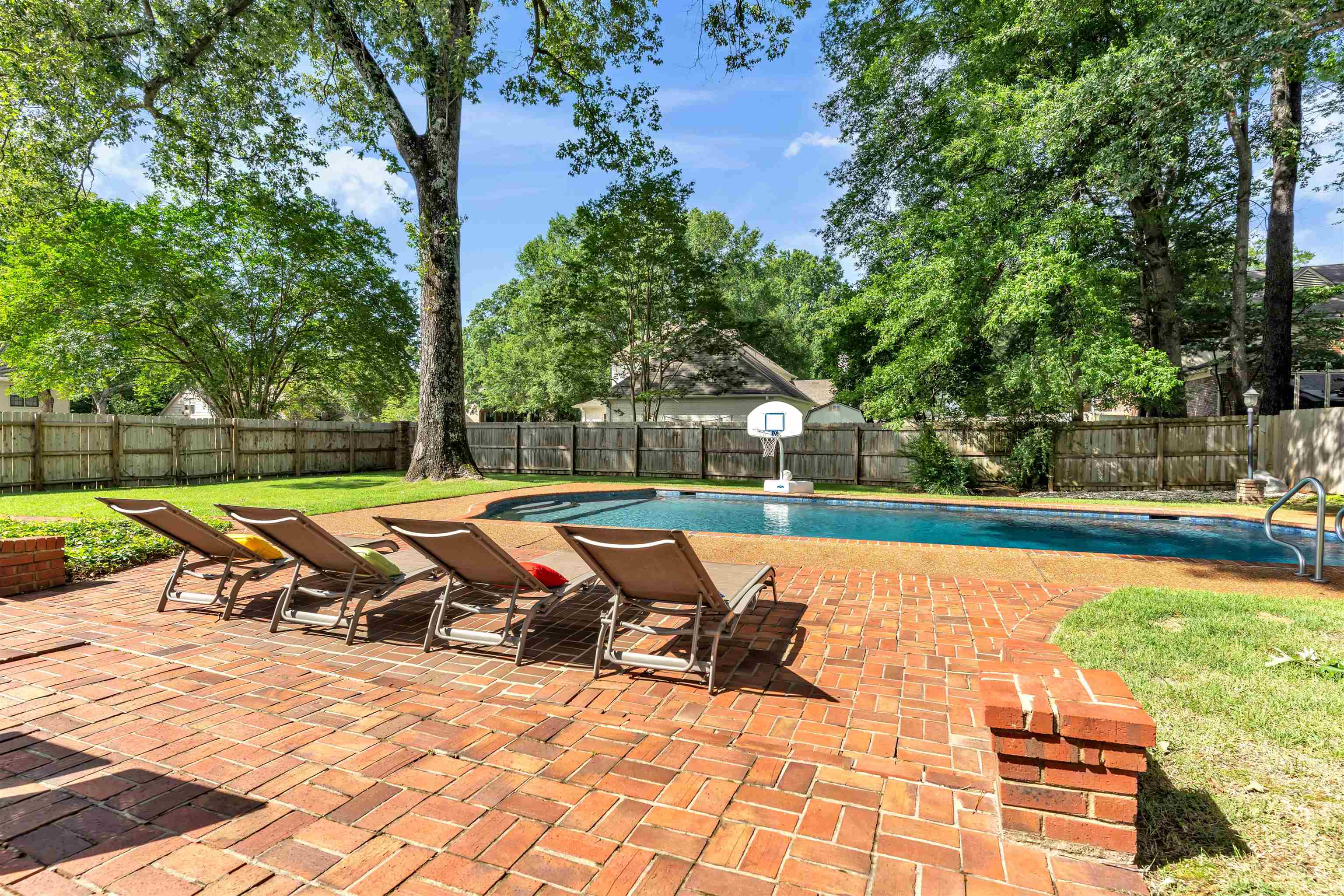 8886 BONNYBRIDGE DR