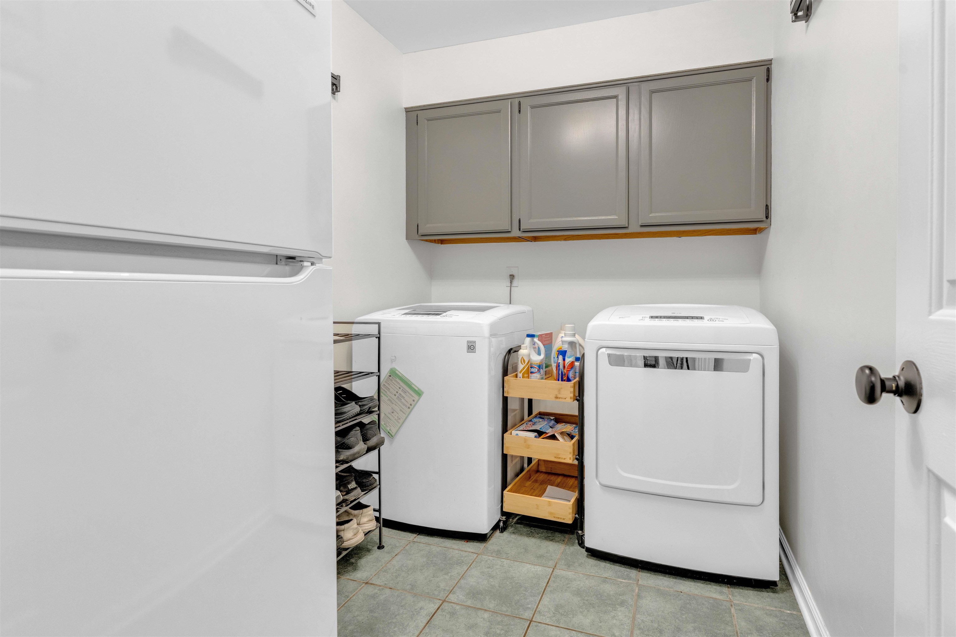 8886 BONNYBRIDGE DR