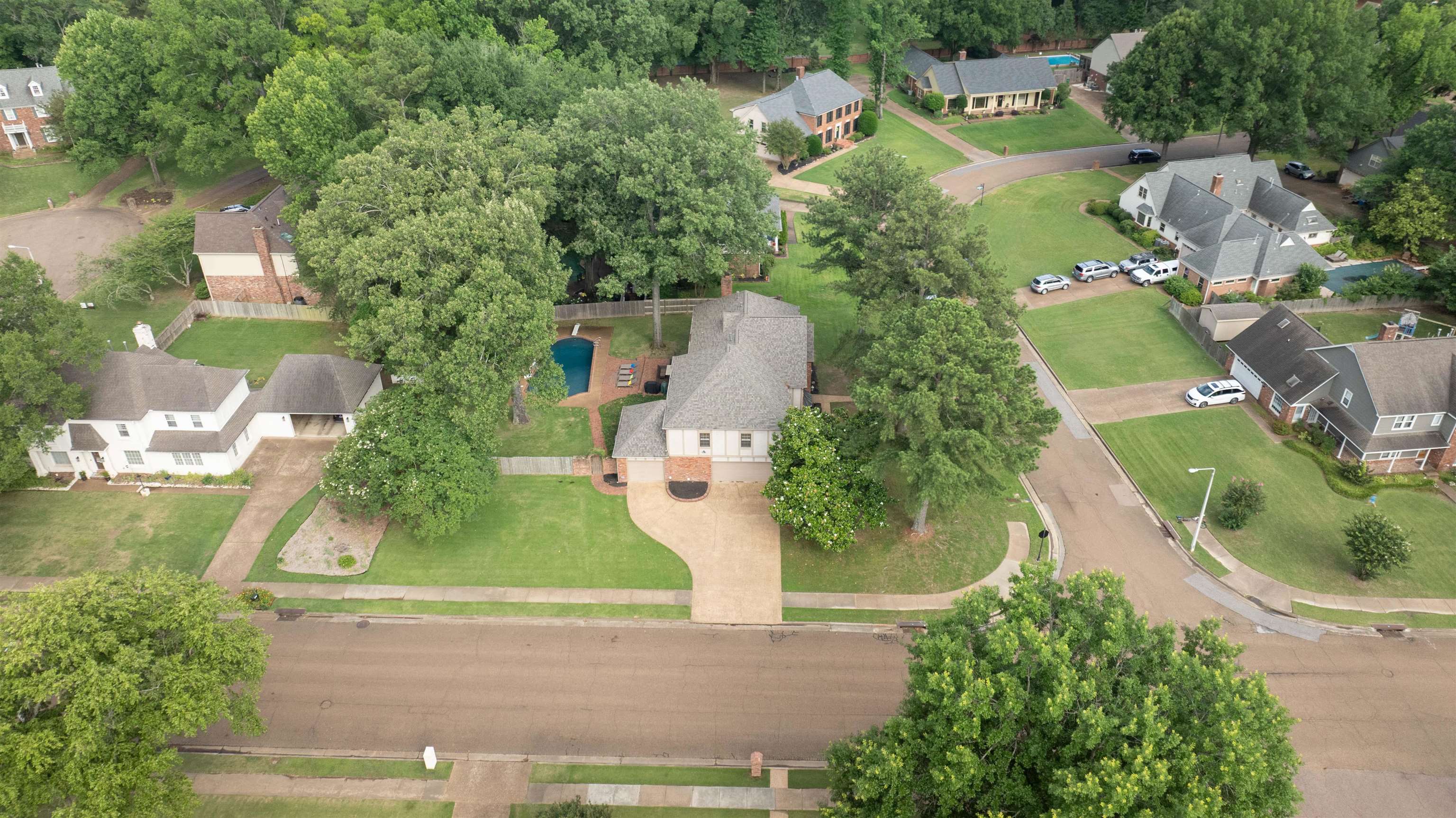8886 BONNYBRIDGE DR